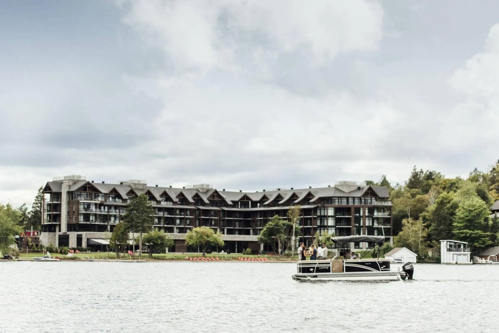 Entourage sur-le-Lac