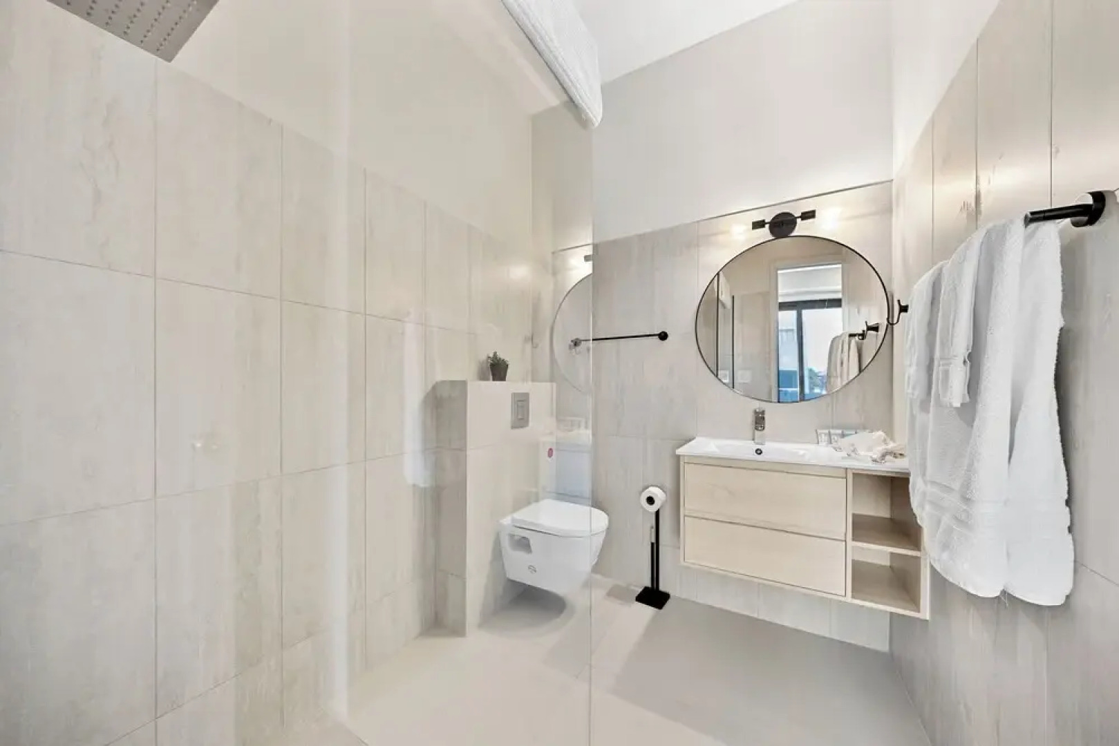 Catalina Residence Apt 3 - L.g. Smith Boulevard 546-j