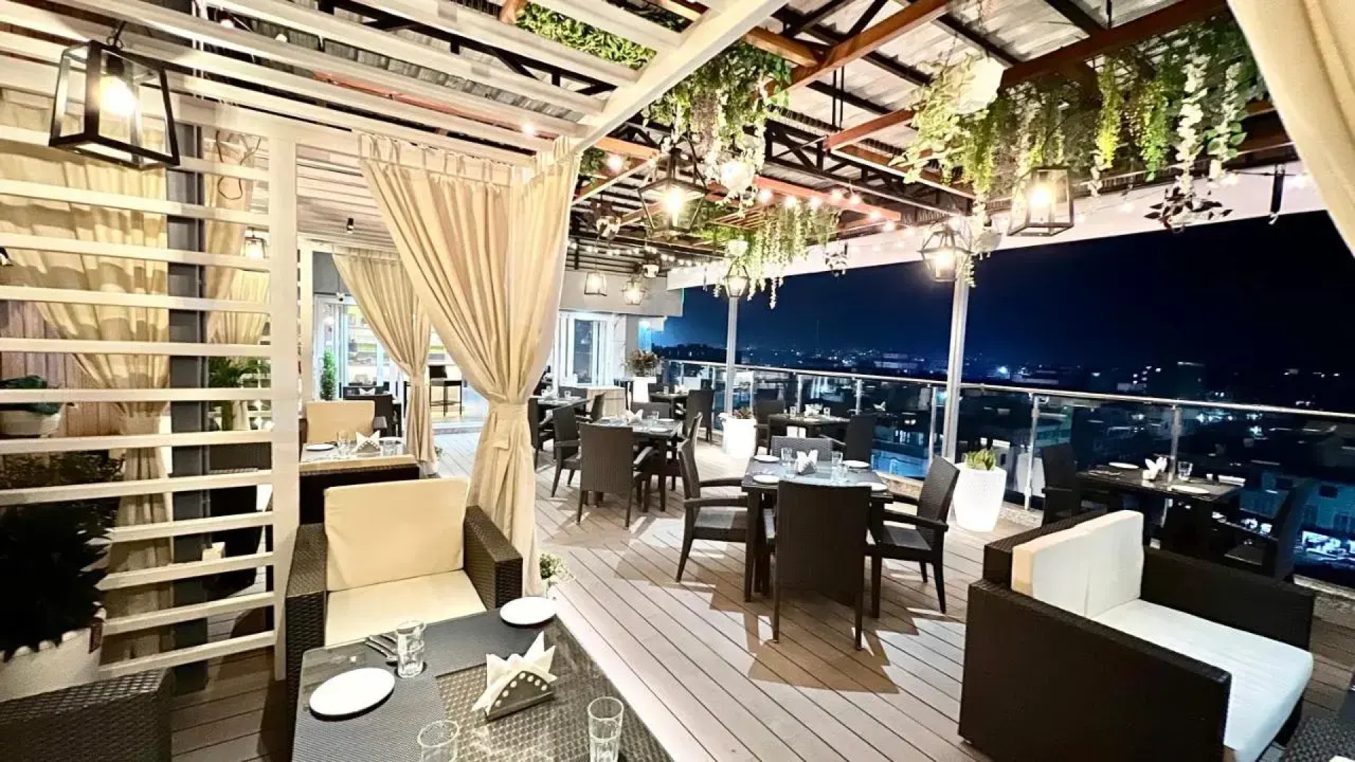 Aurora Boutique Hotel