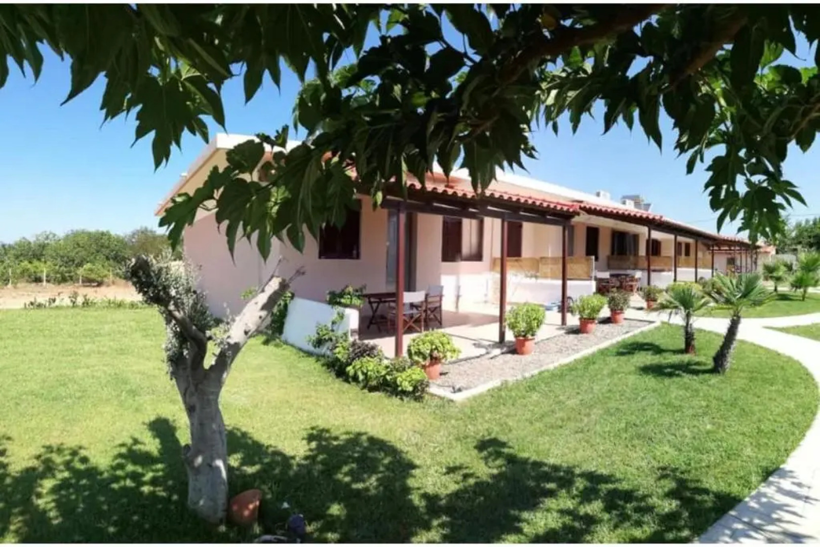 Merovili Apartment 3