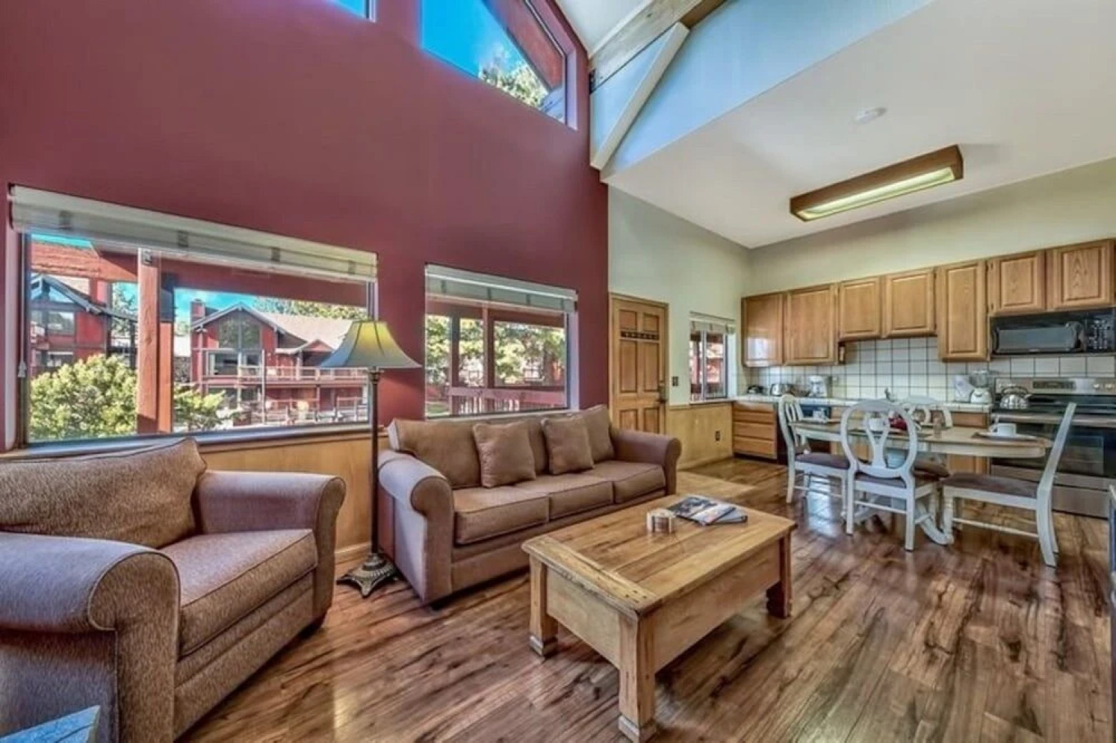 Edgelake Beach Club by Coolvacay