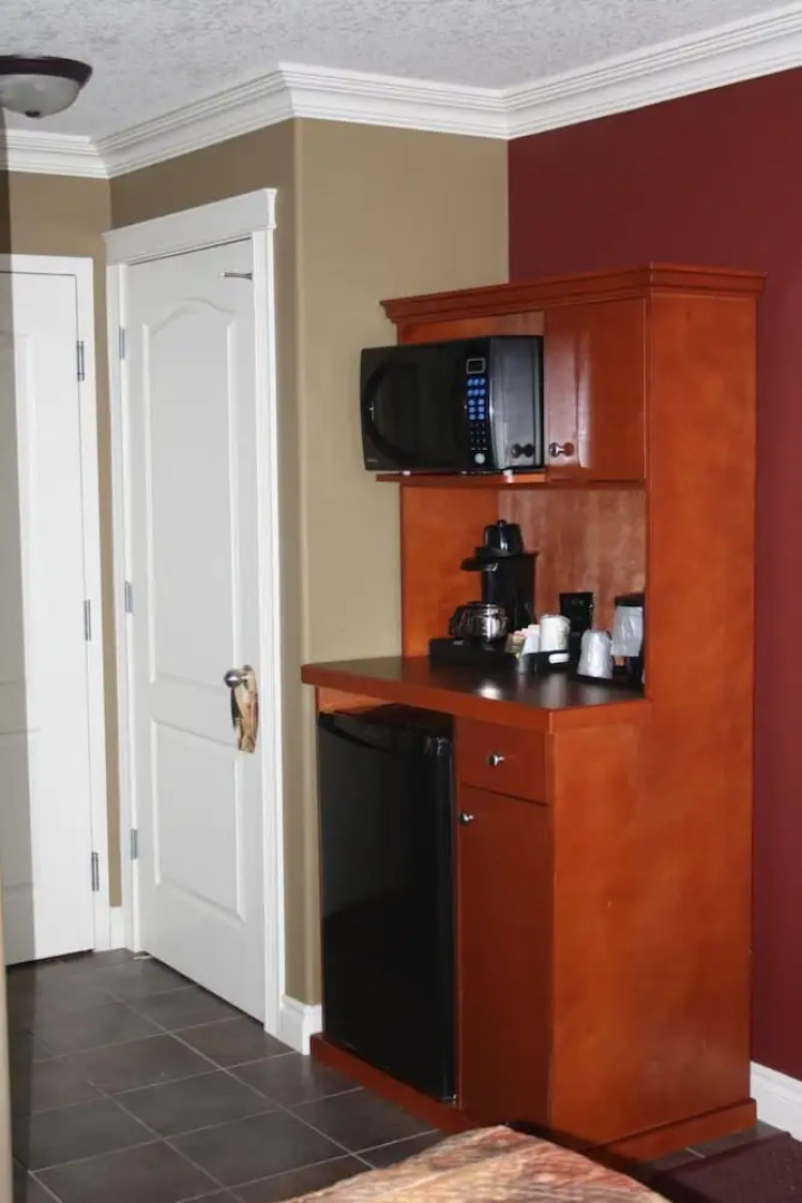 Lakeview Inns & Suites - Edson Airport