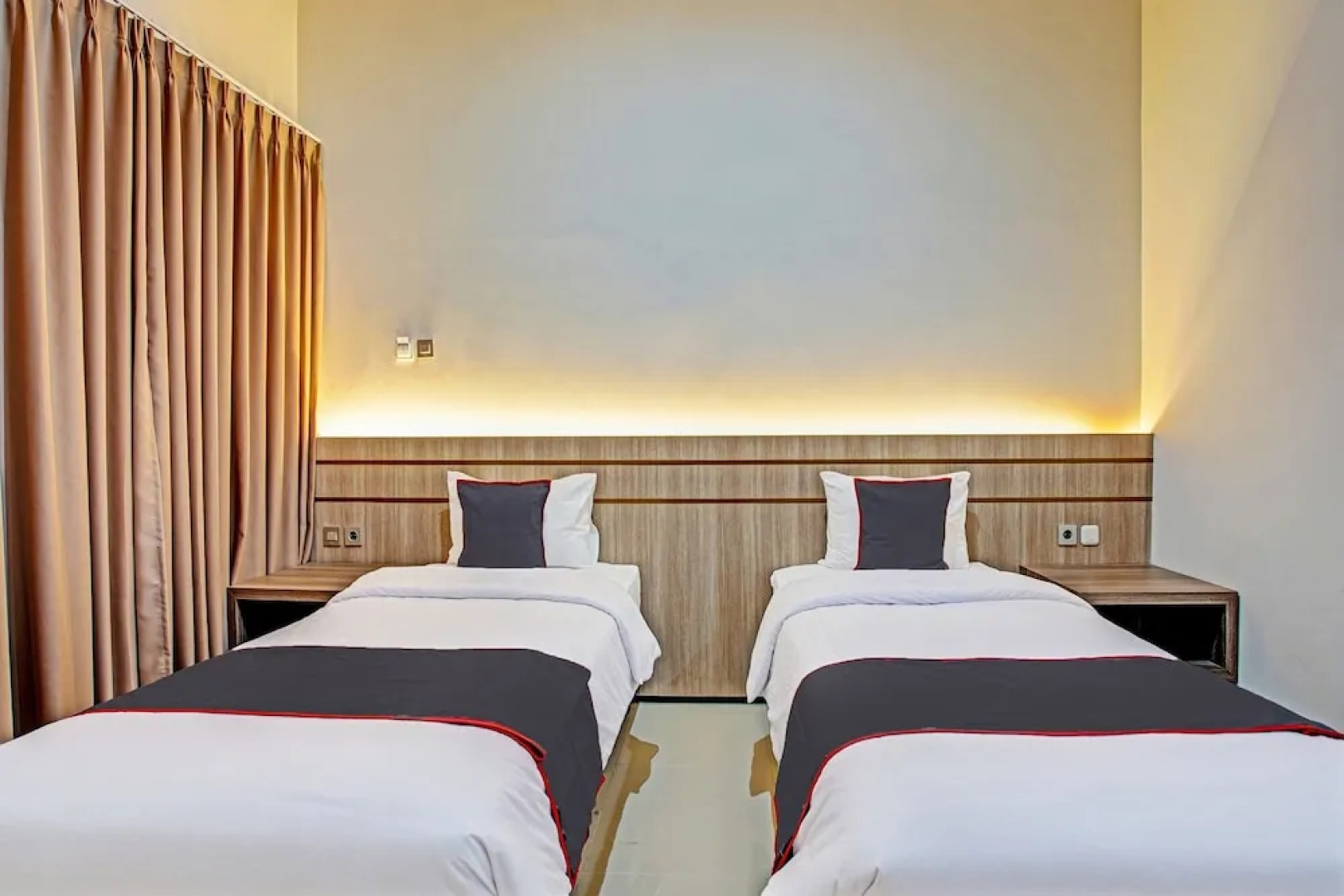 Capital O 91166 El Malik Hotel