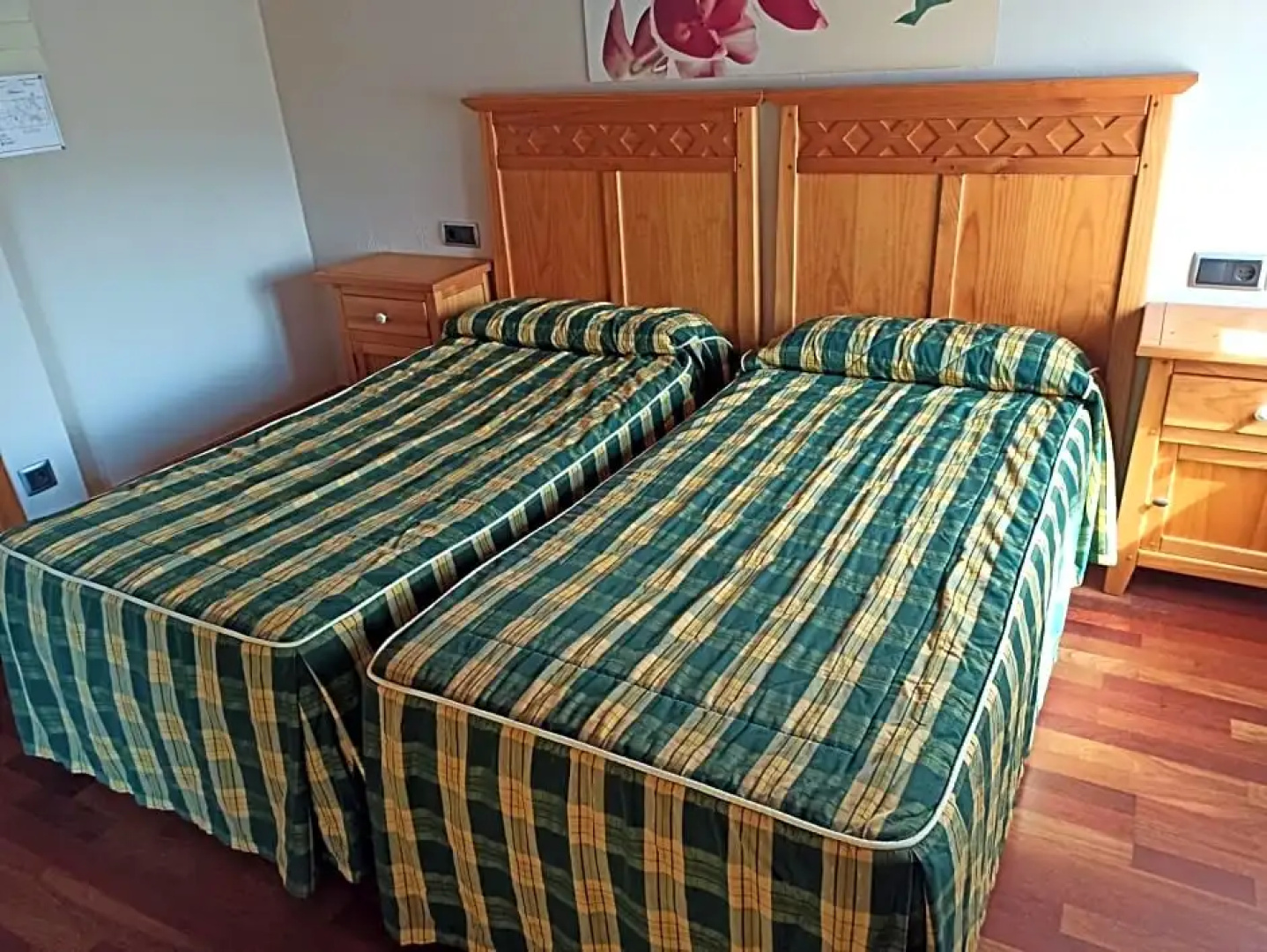 hotel gueñes