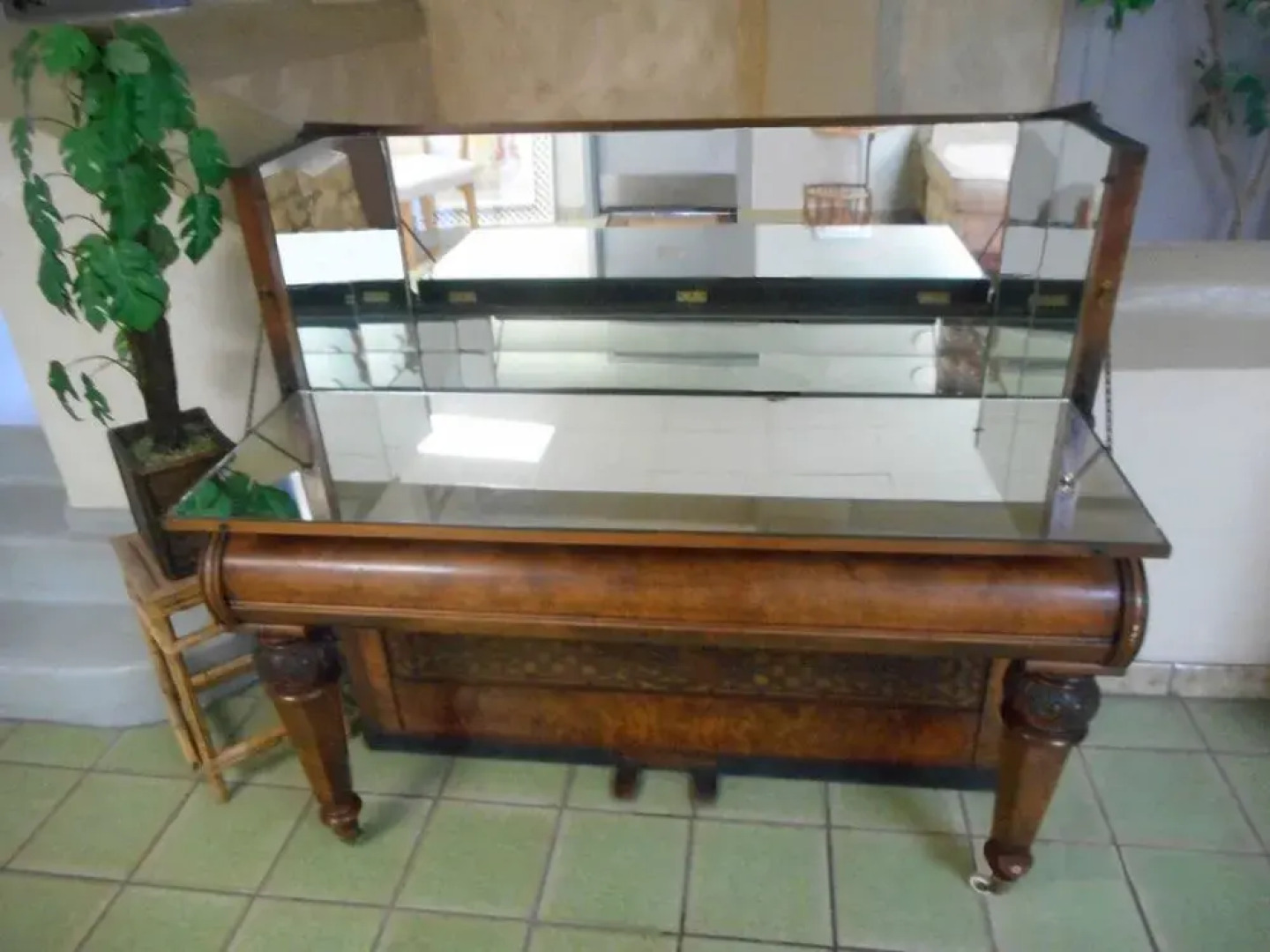 Kirk Hotel And Apartments