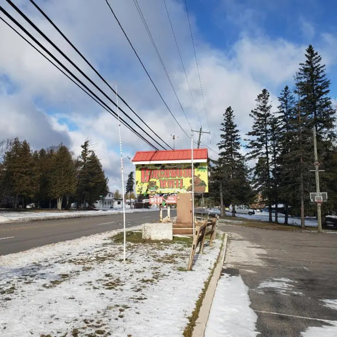 Birchwood Motel