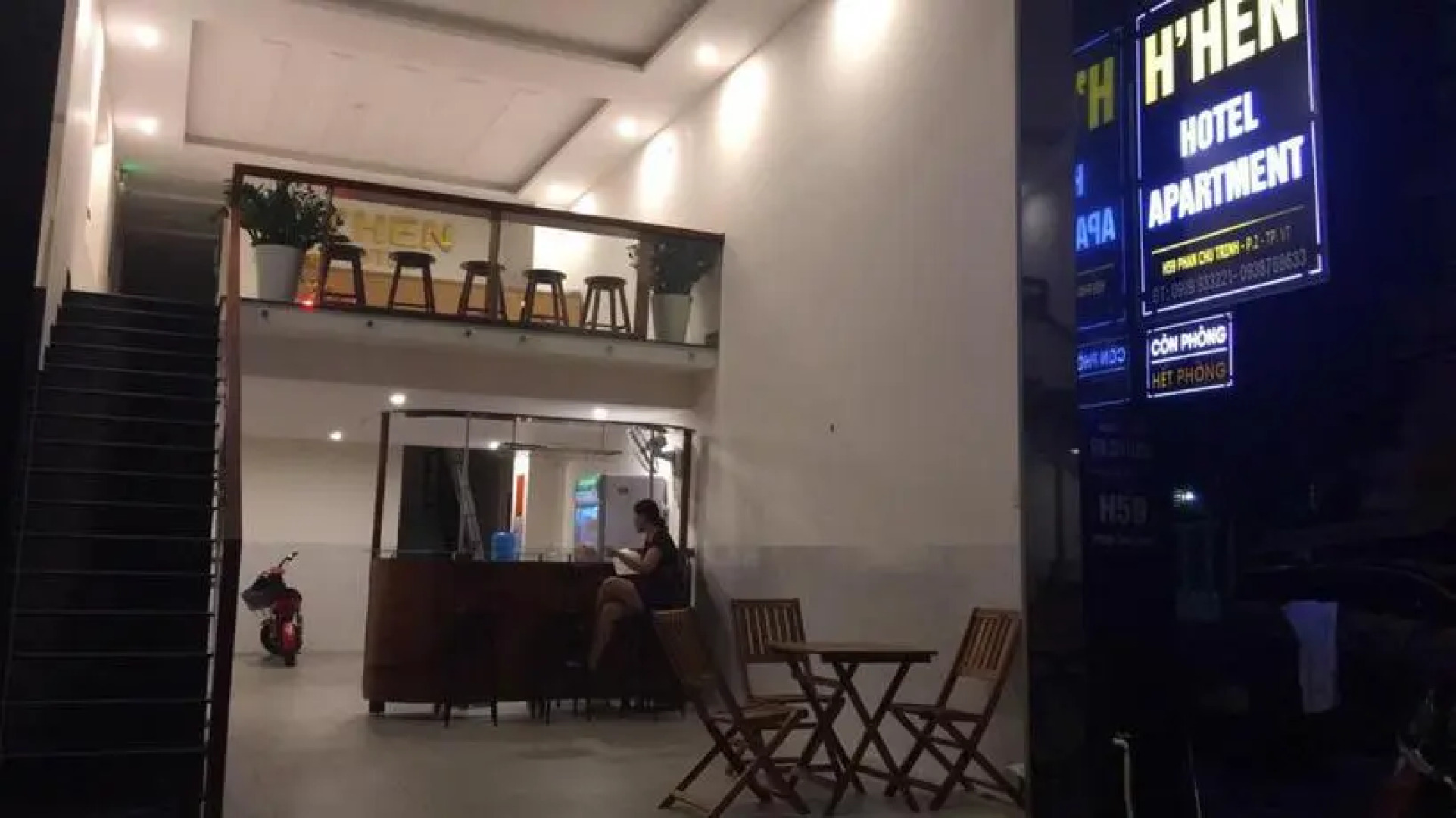 HHen Apartment Hotel