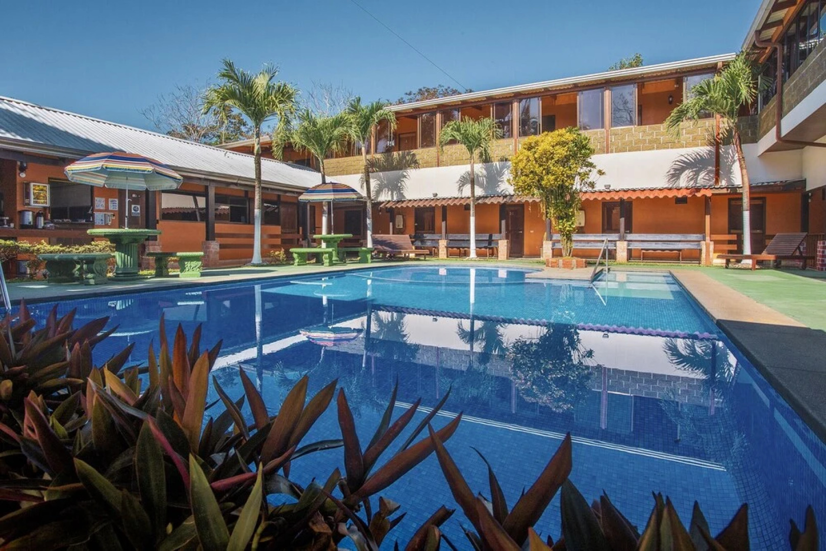 Hotel & Canopy La Hacienda