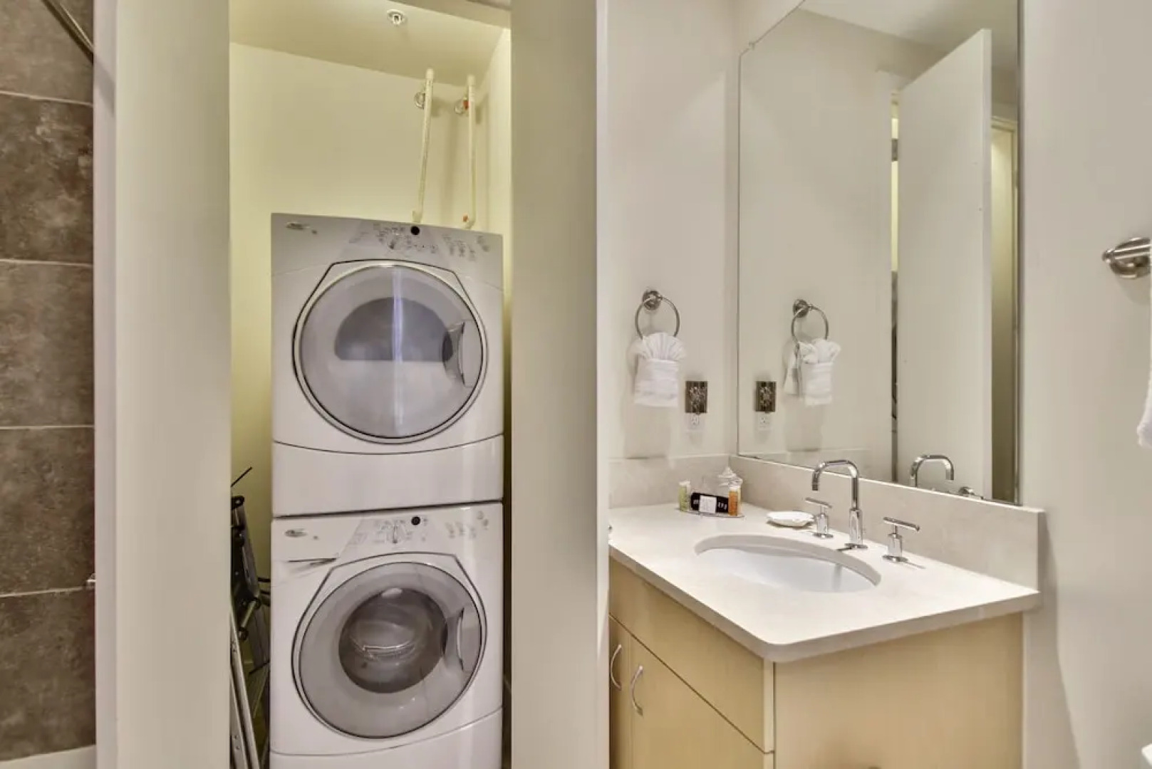 Diamond Beach 506 - Seaglass Treasure