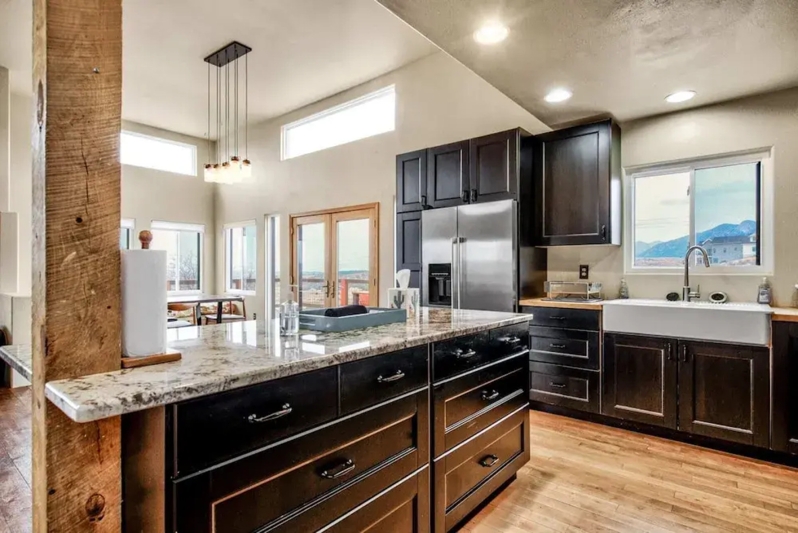 4brfireplace & Mountain Viewsdog-friendly & Hiking Nearby!