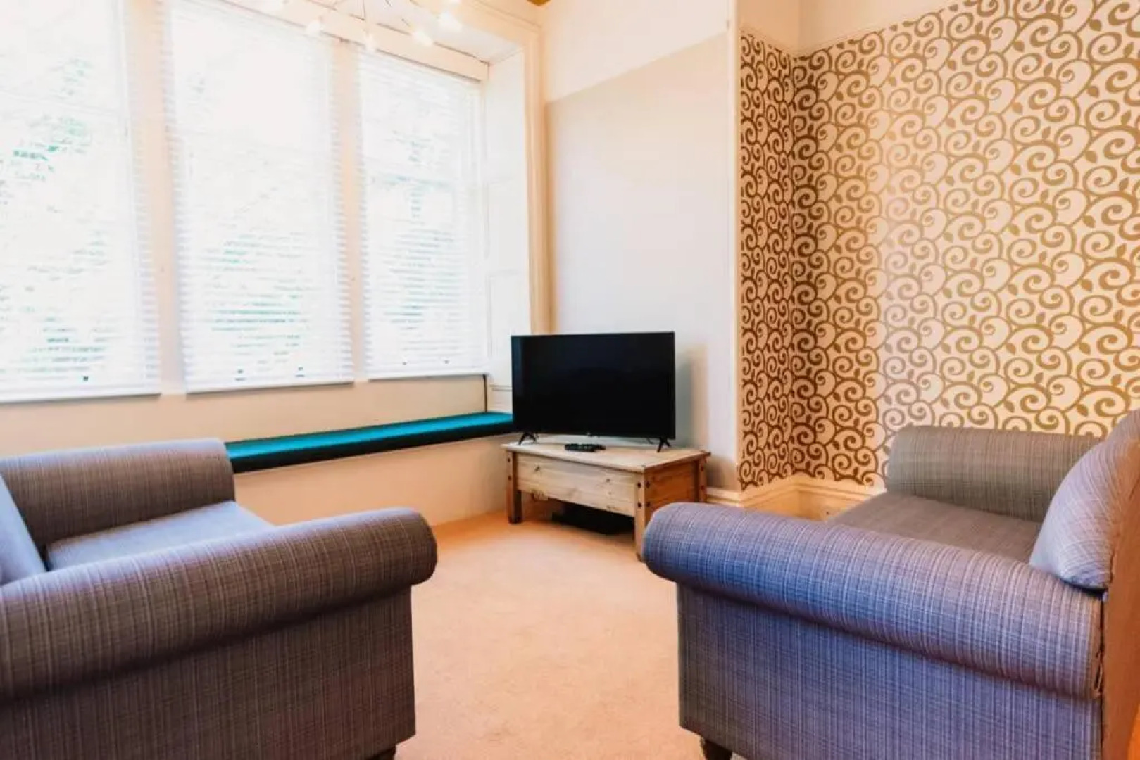 Atholl Apartment - A Unique apartment in countryside park with WIFI and access to pool and bar