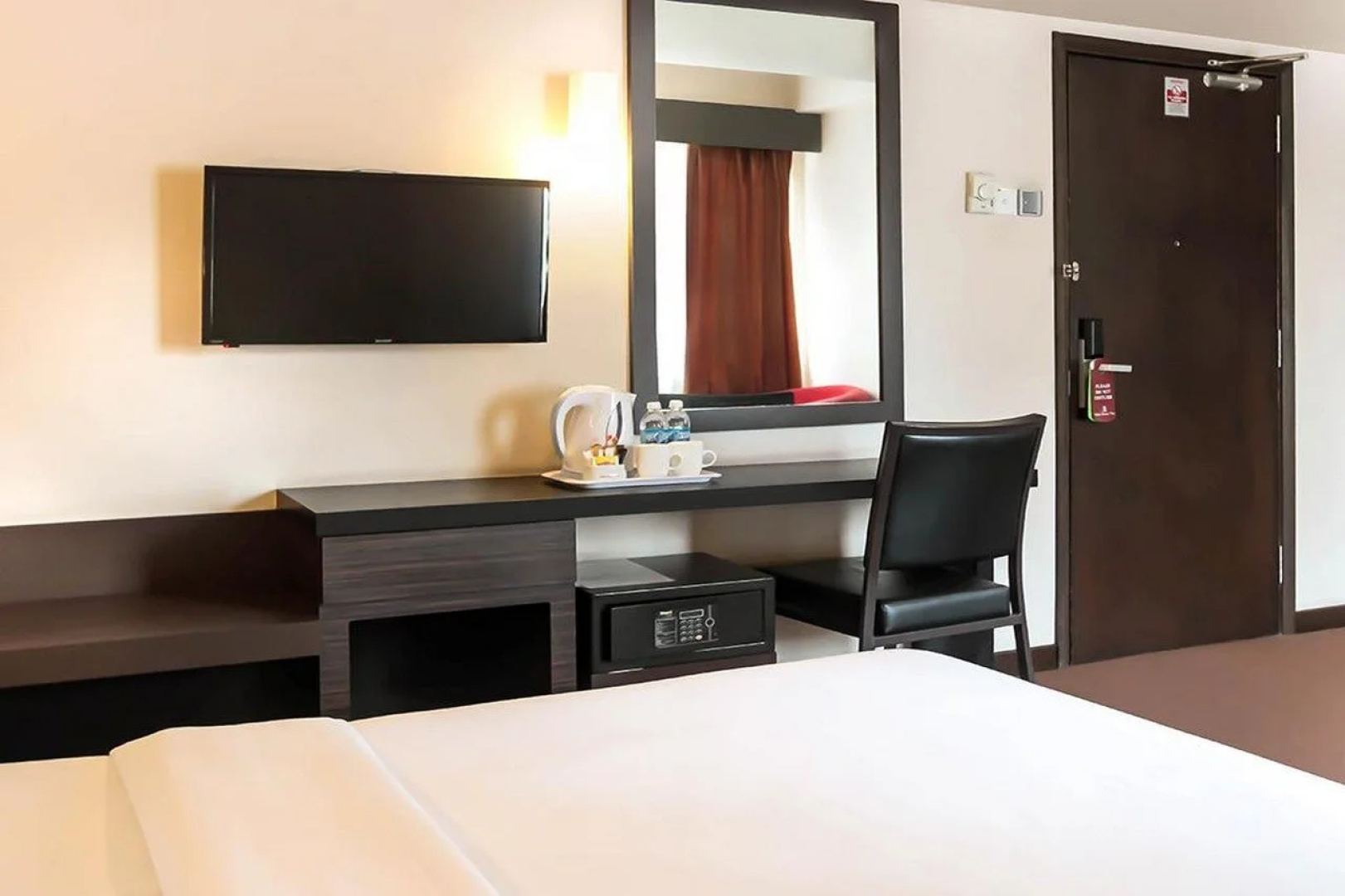 Summer View Hotel