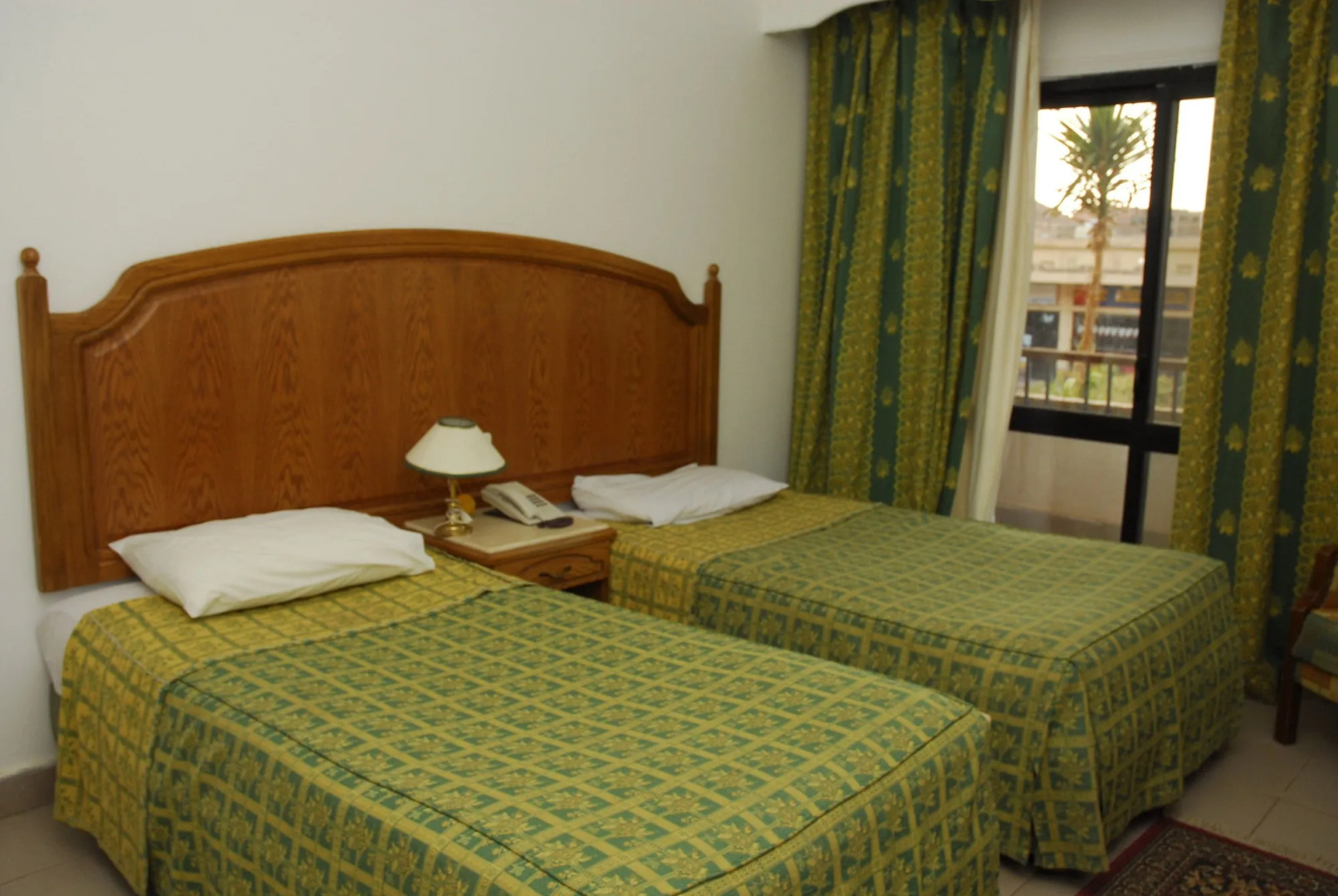 Catherine Plaza Hotel