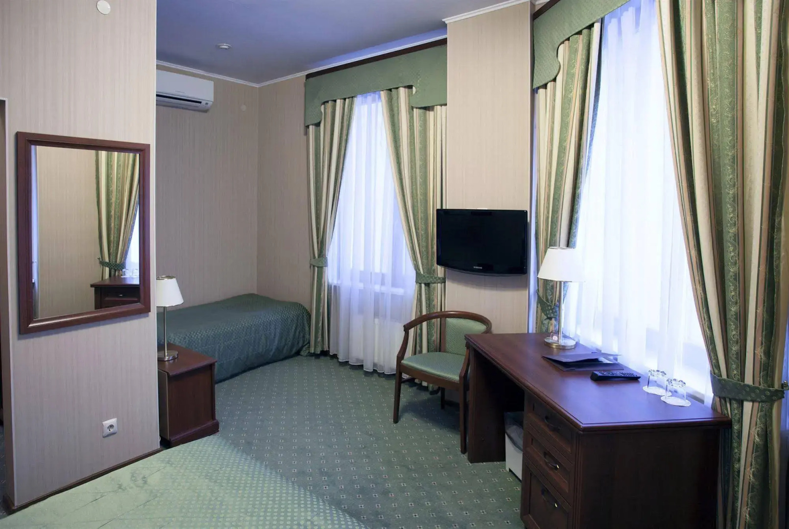 Отель «9 Сов»