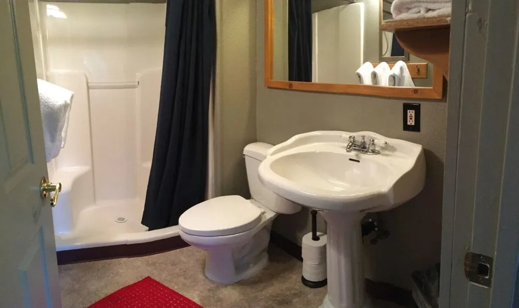 Ocean House Inn & Condos