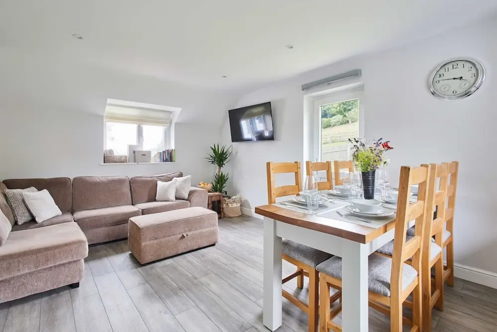 Host Stay Trem Y Cwm