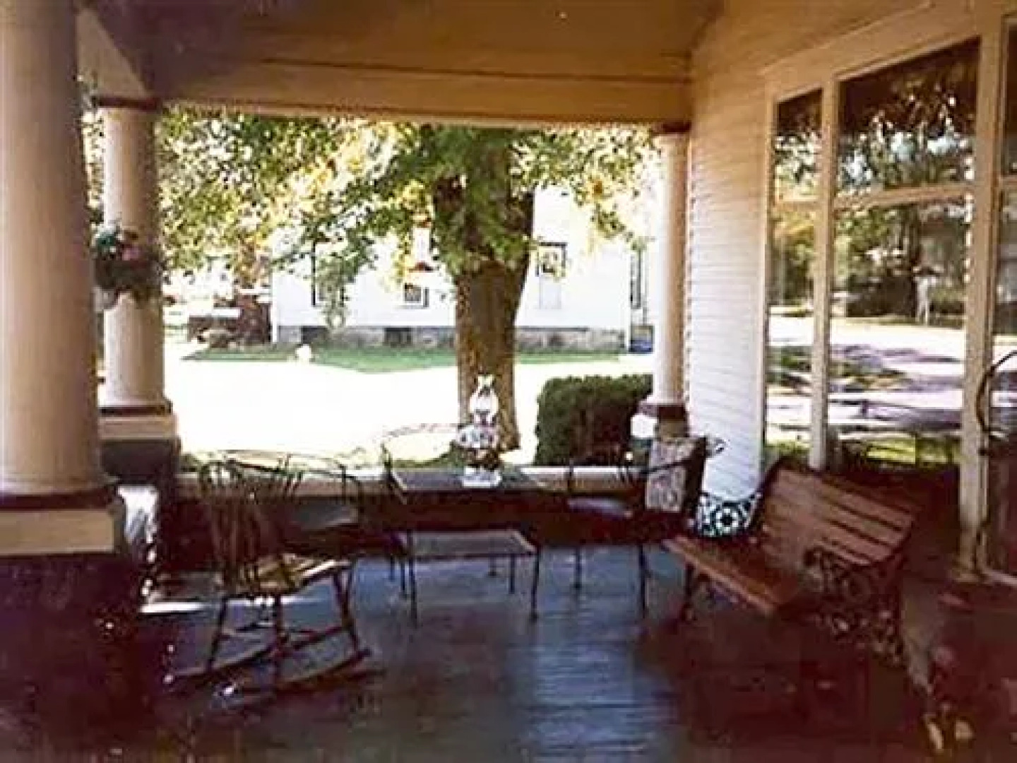 The Homespun Country Inn