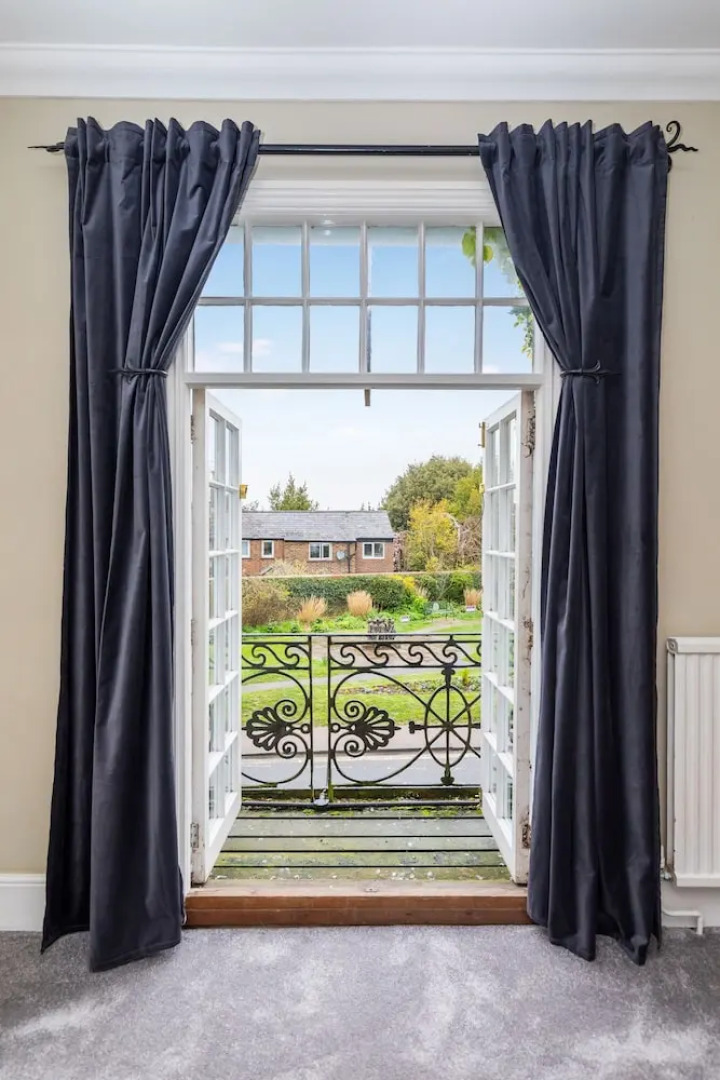 Morleys Bistro | By Huluki Sussex Stays