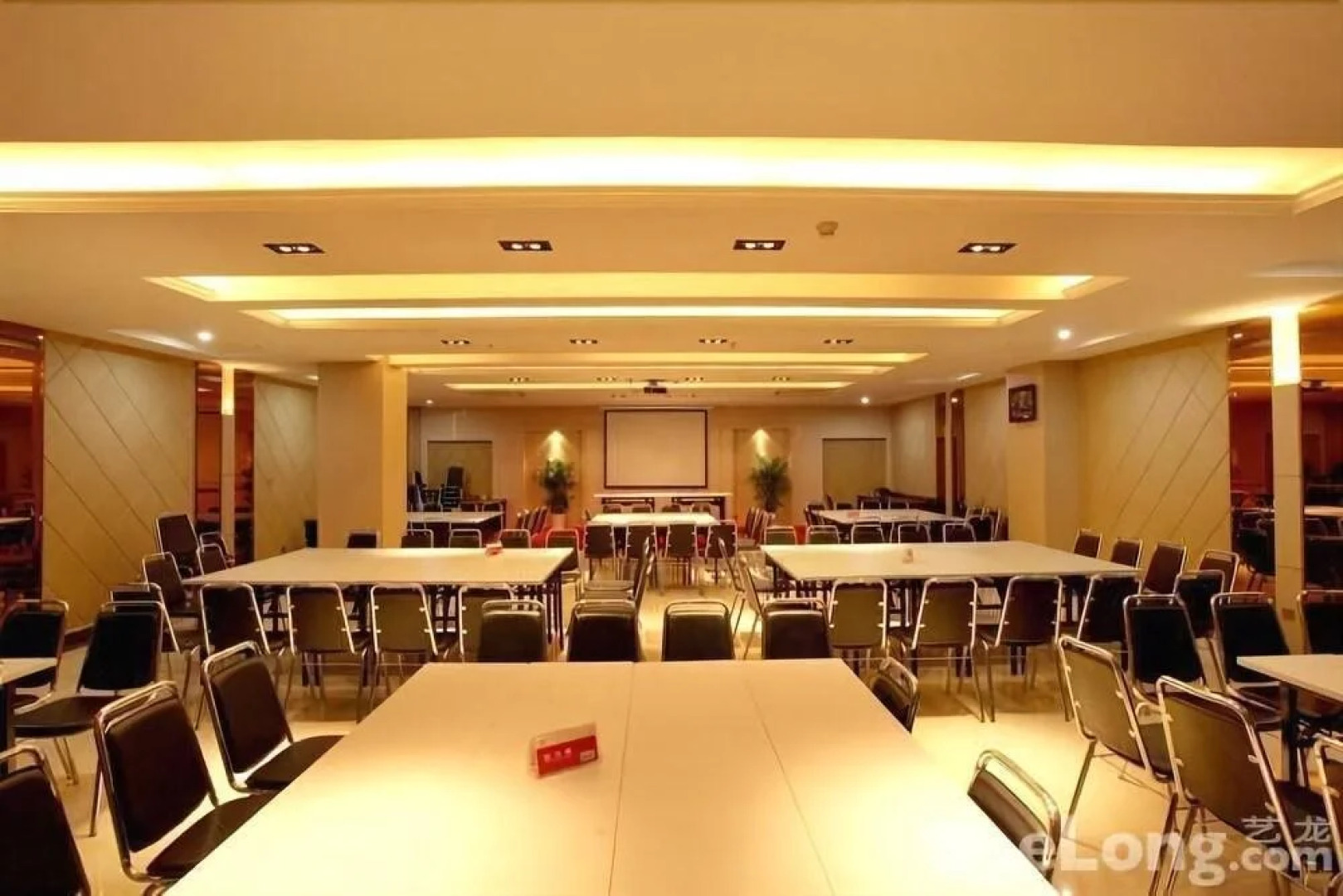 Yangzhou Dongfang Aogu Siting Hotel