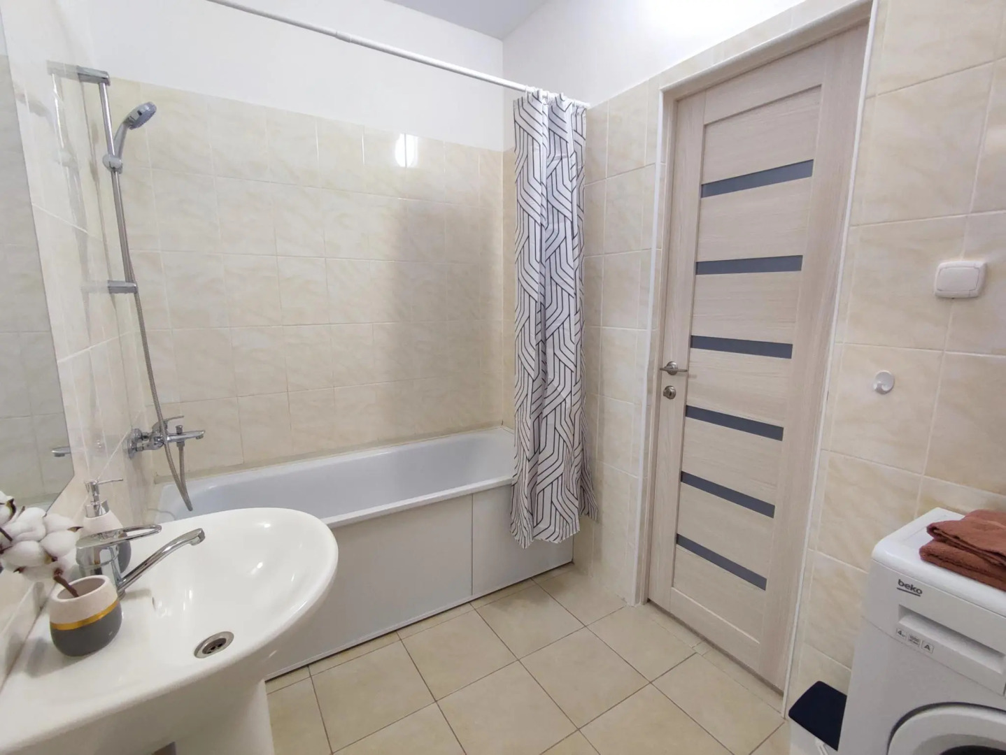 Атмосфера на улице Решетникова