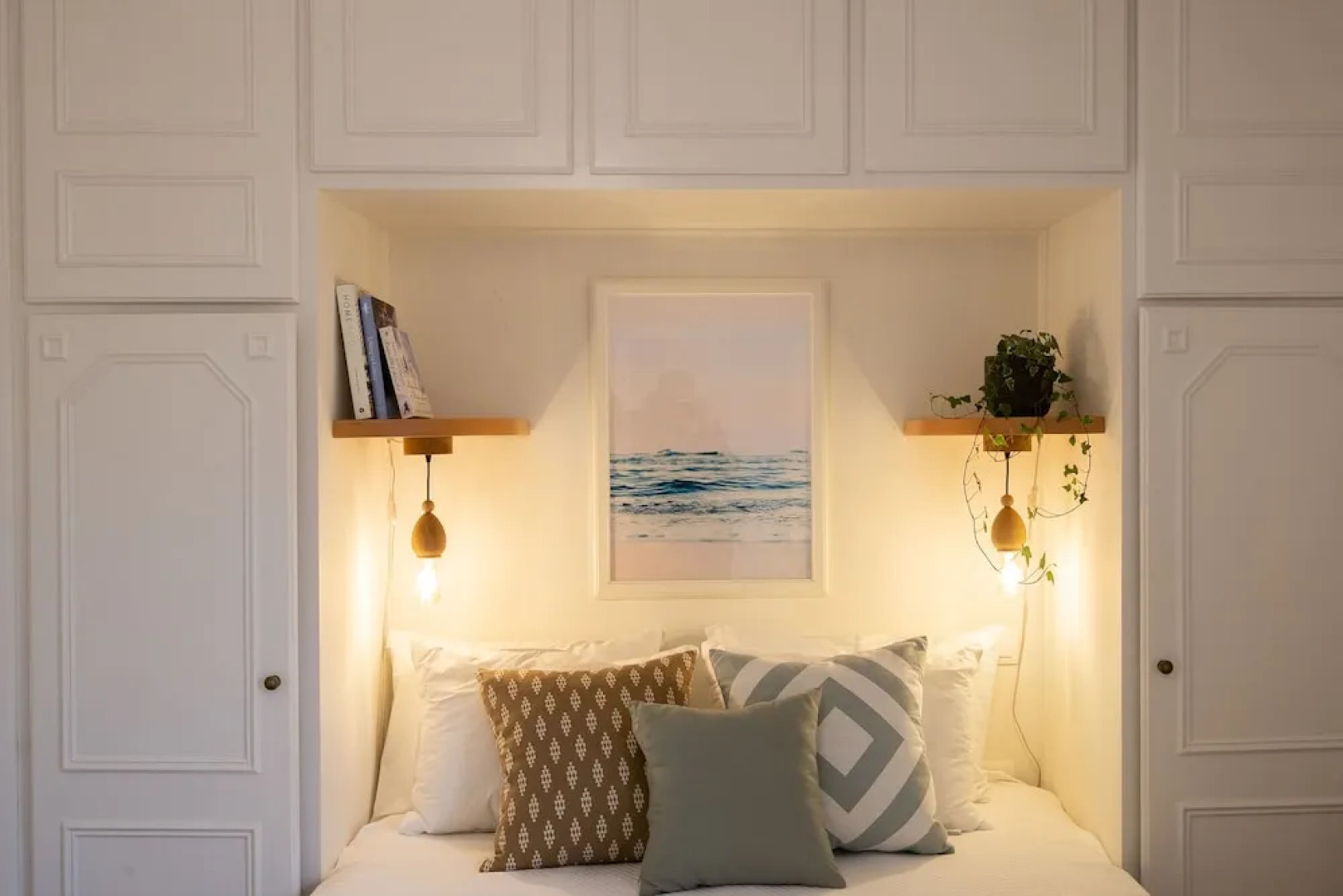 Mid-Century Modern Villa Vintage Charm