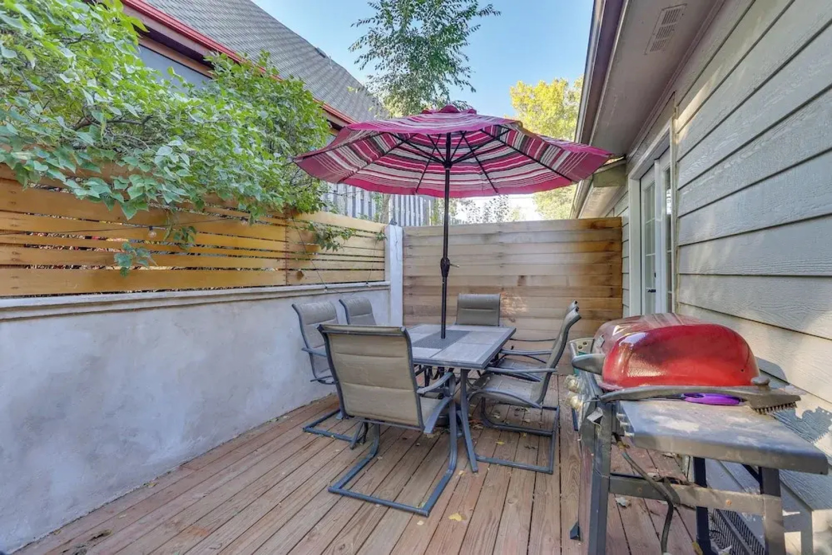 Near Red Rocks: Golden Getaway w/ Deck!