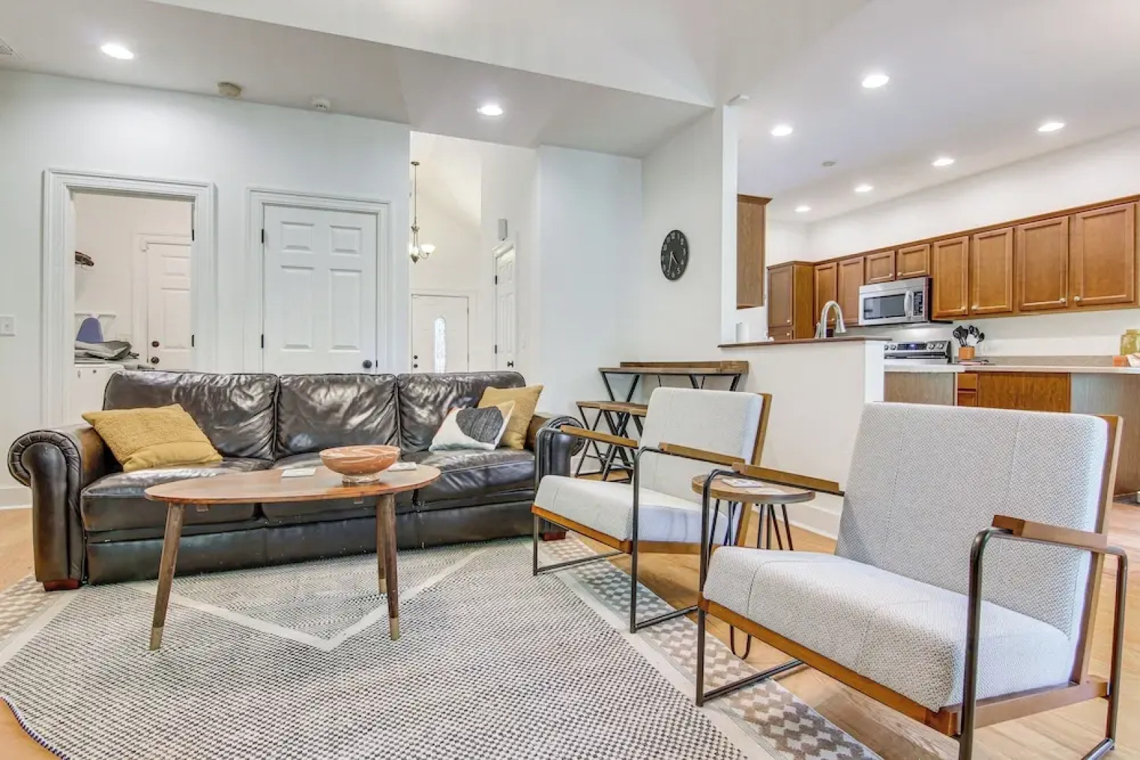 Black Mountain Hideaway w/ Hot Tub & Pool Table!