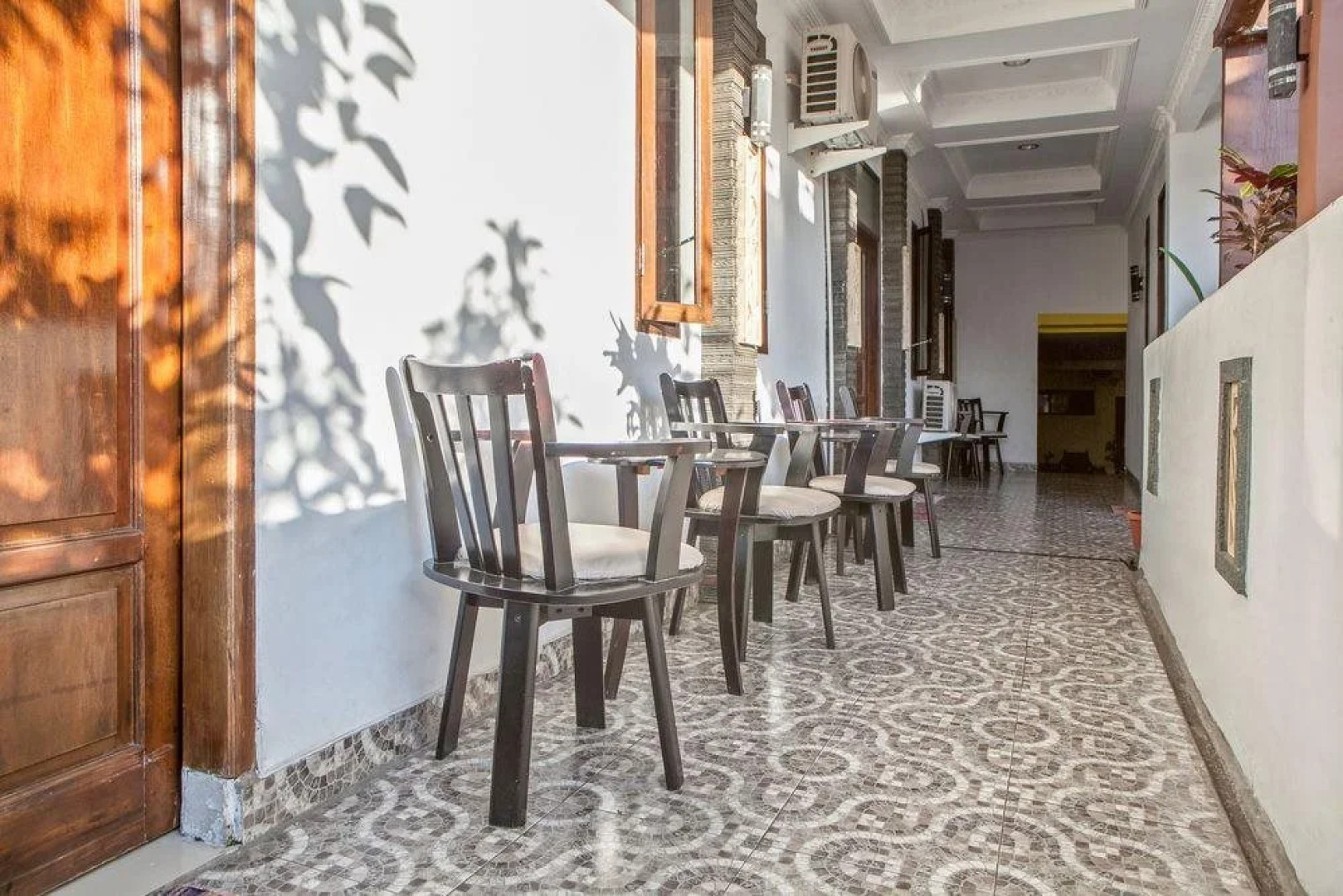 Hotel Salon Fora & Longhill Cafe Fora