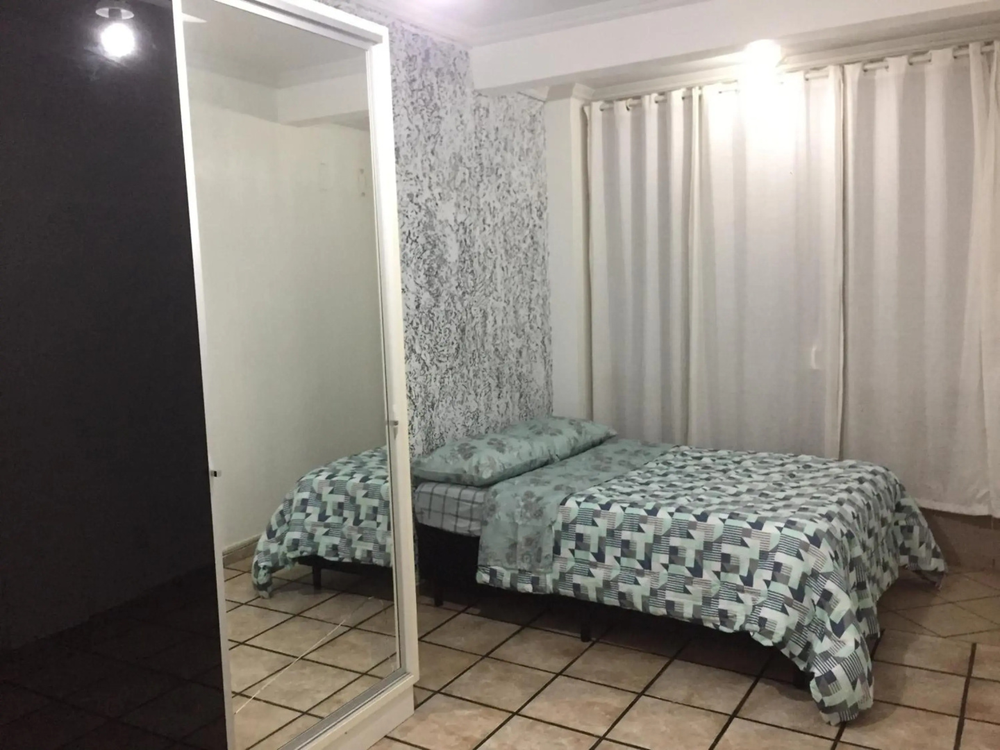 Apartamento 3 Dorm., O Quintal É A Praia E Molhes