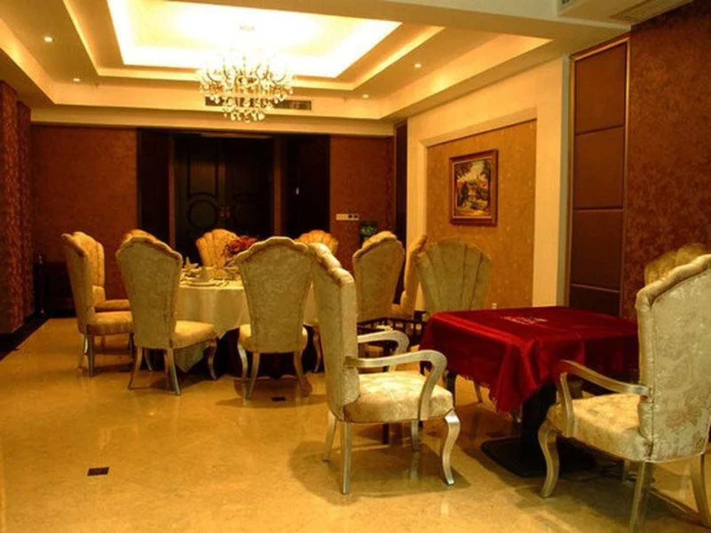 Mingcheng Fangzhou Hotel