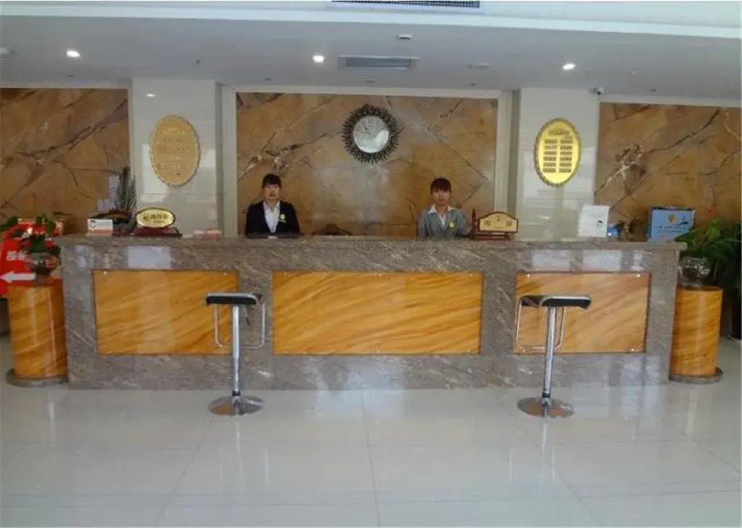 Zhongwei Grand Hotel