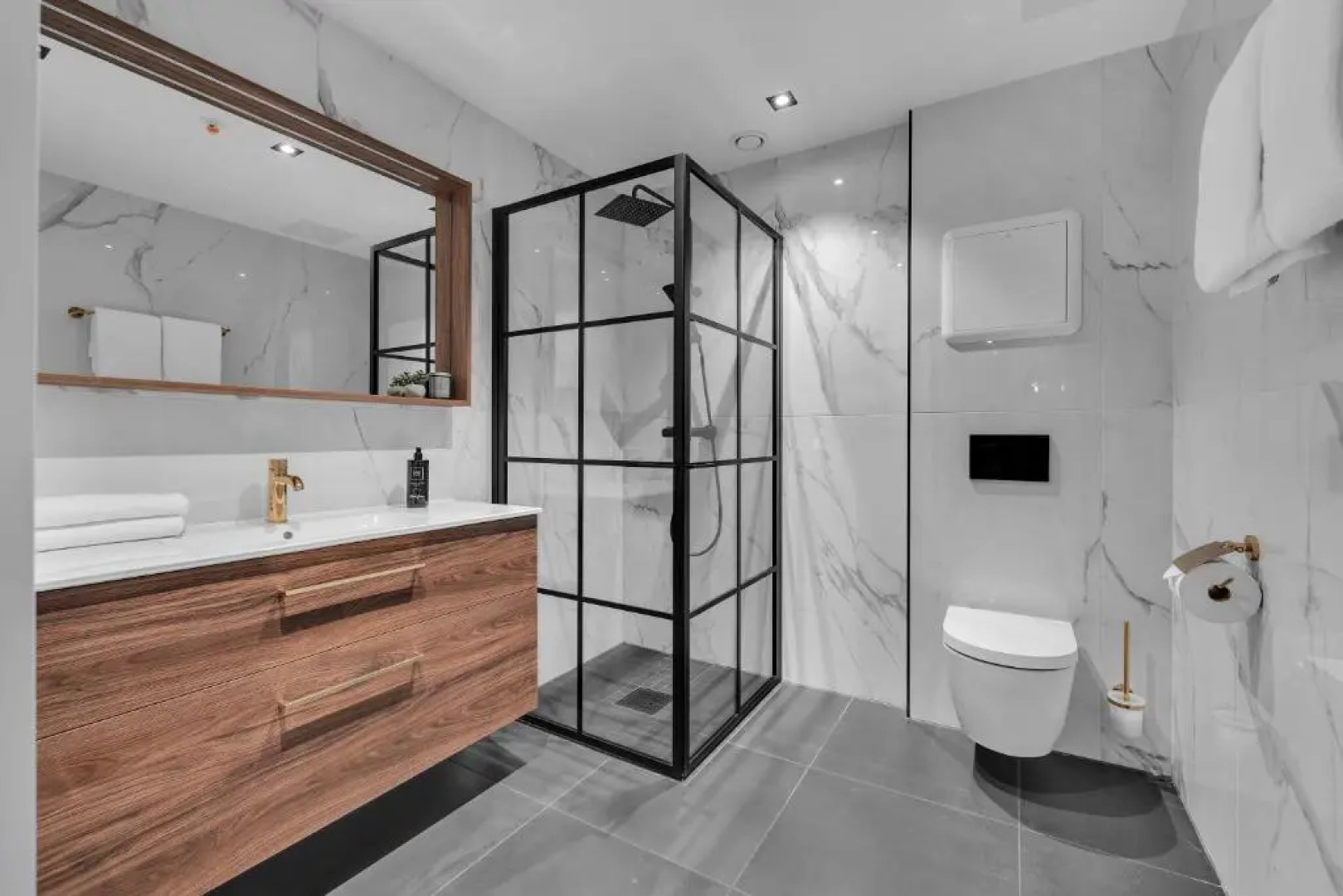 Enter St. Elisabeth Suites