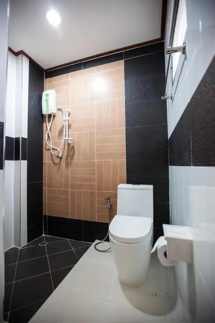 Kanyarat Lakeview Condominium by Wilai