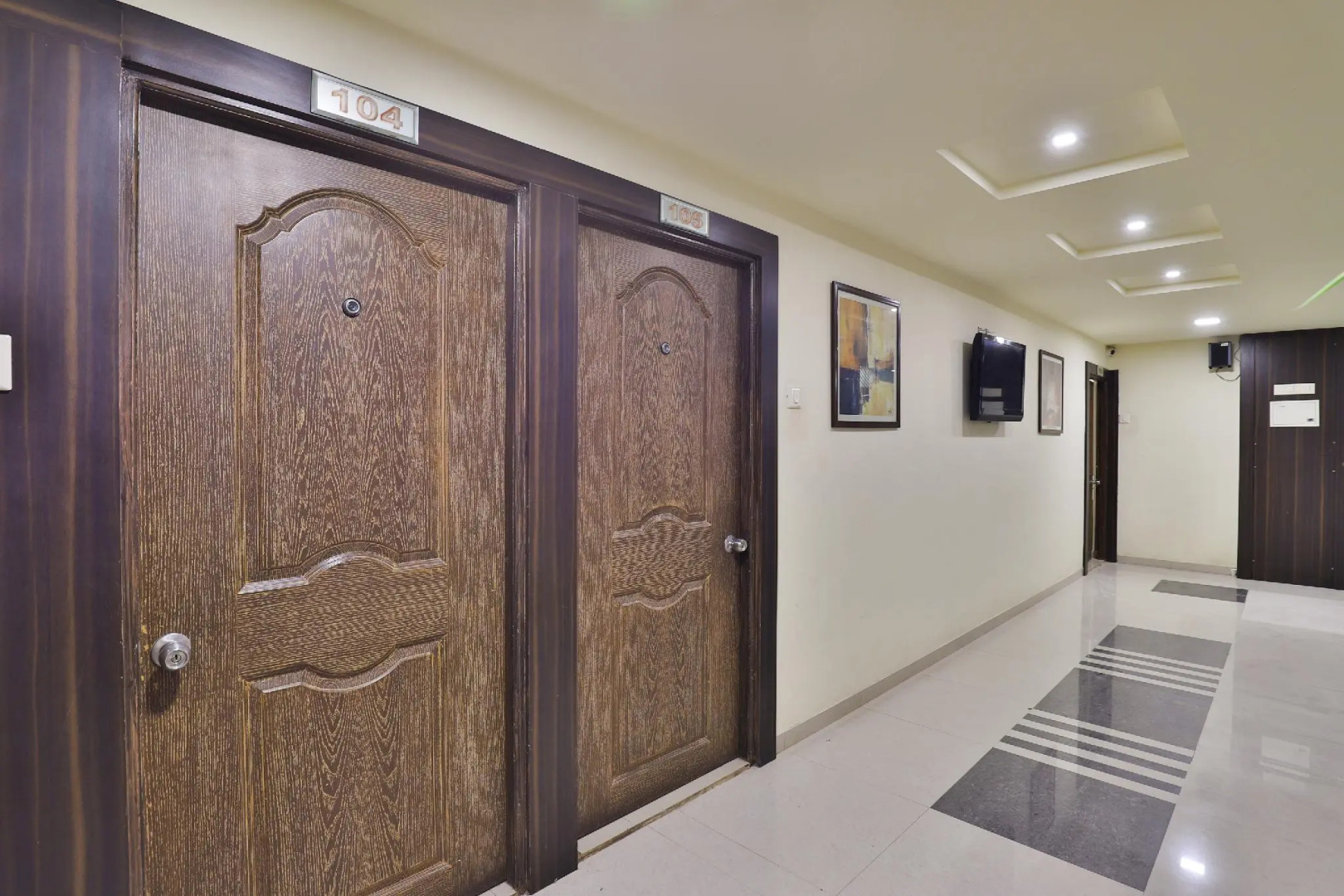 OYO 24996 Hotel Jamnagar Residency