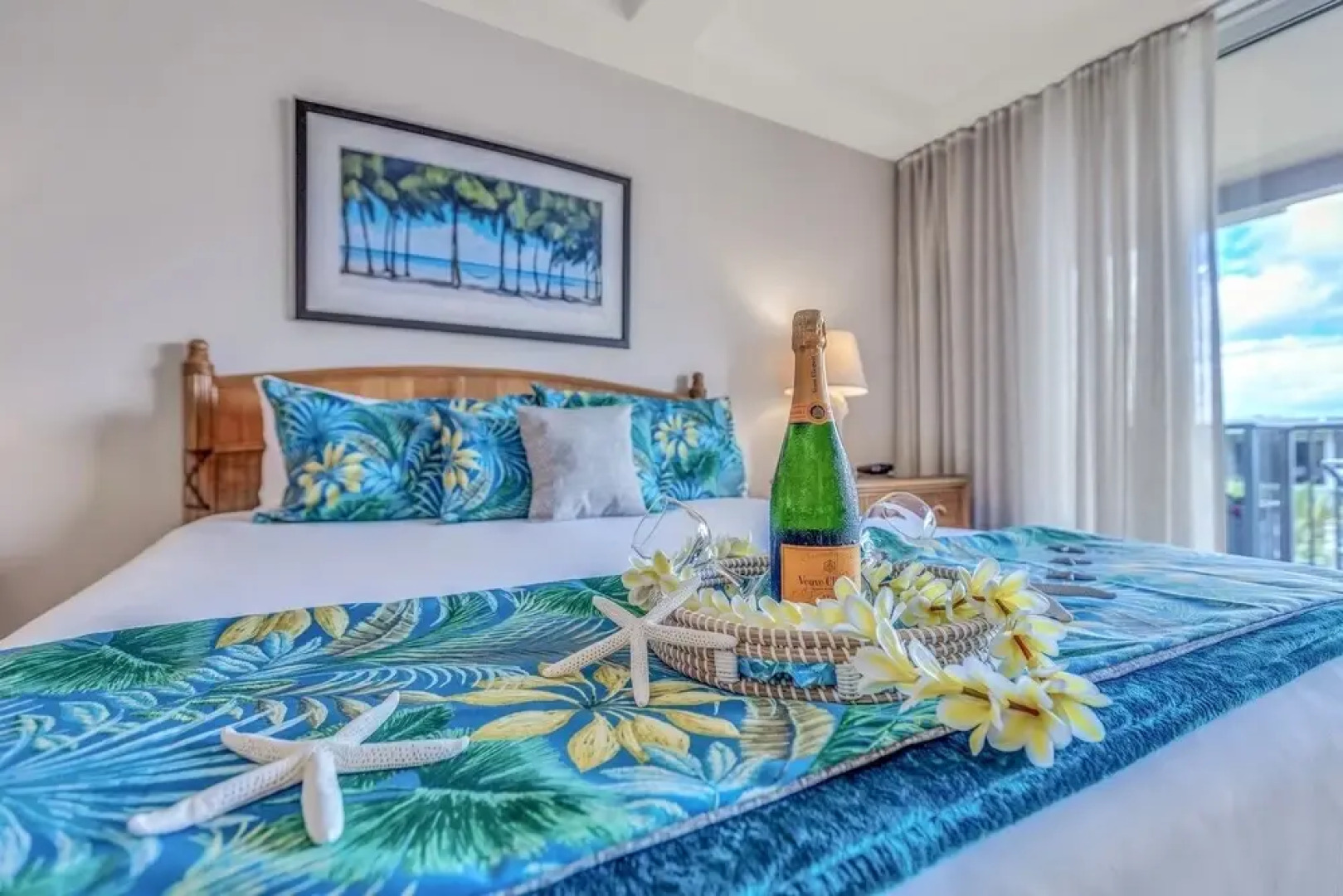 Whaler 6th Floor Oceanview Studio 0 Bedroom Condo by Redawning