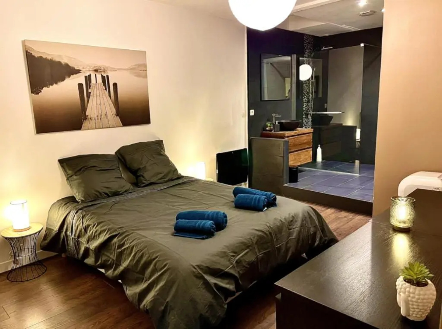 *Fontaine Moussue*Hyper Centre*T2 Standing*