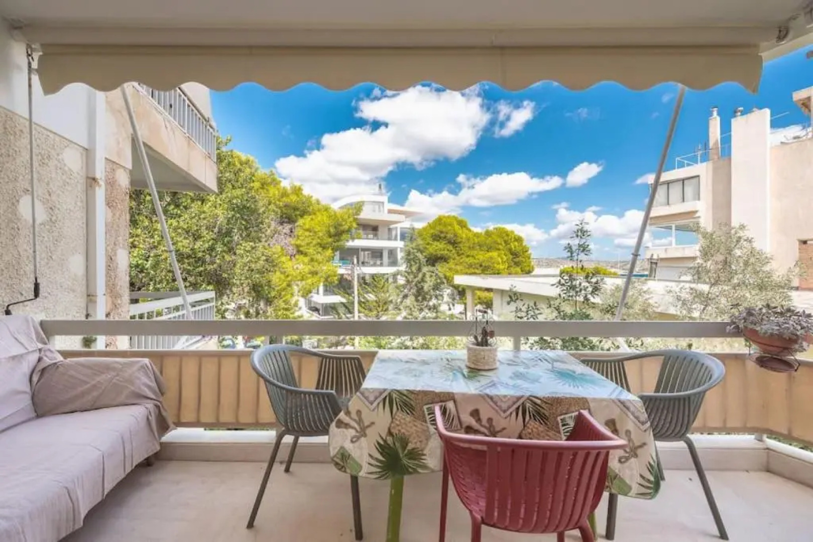 Seaside 2BR apartment in Varkiza 2mins walk from beach