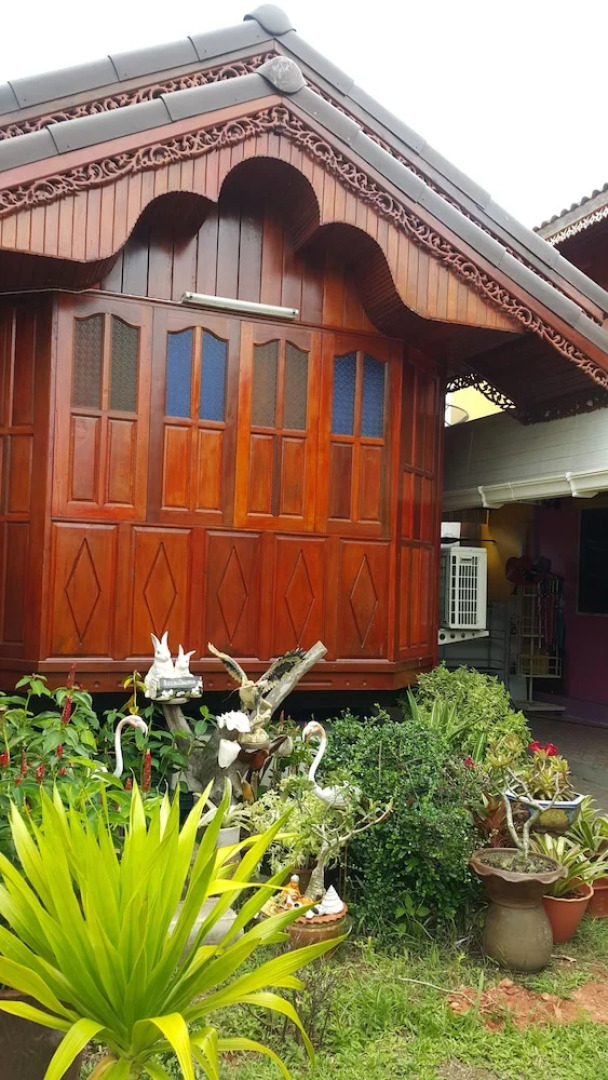 Ruenthai Rimnam Resort