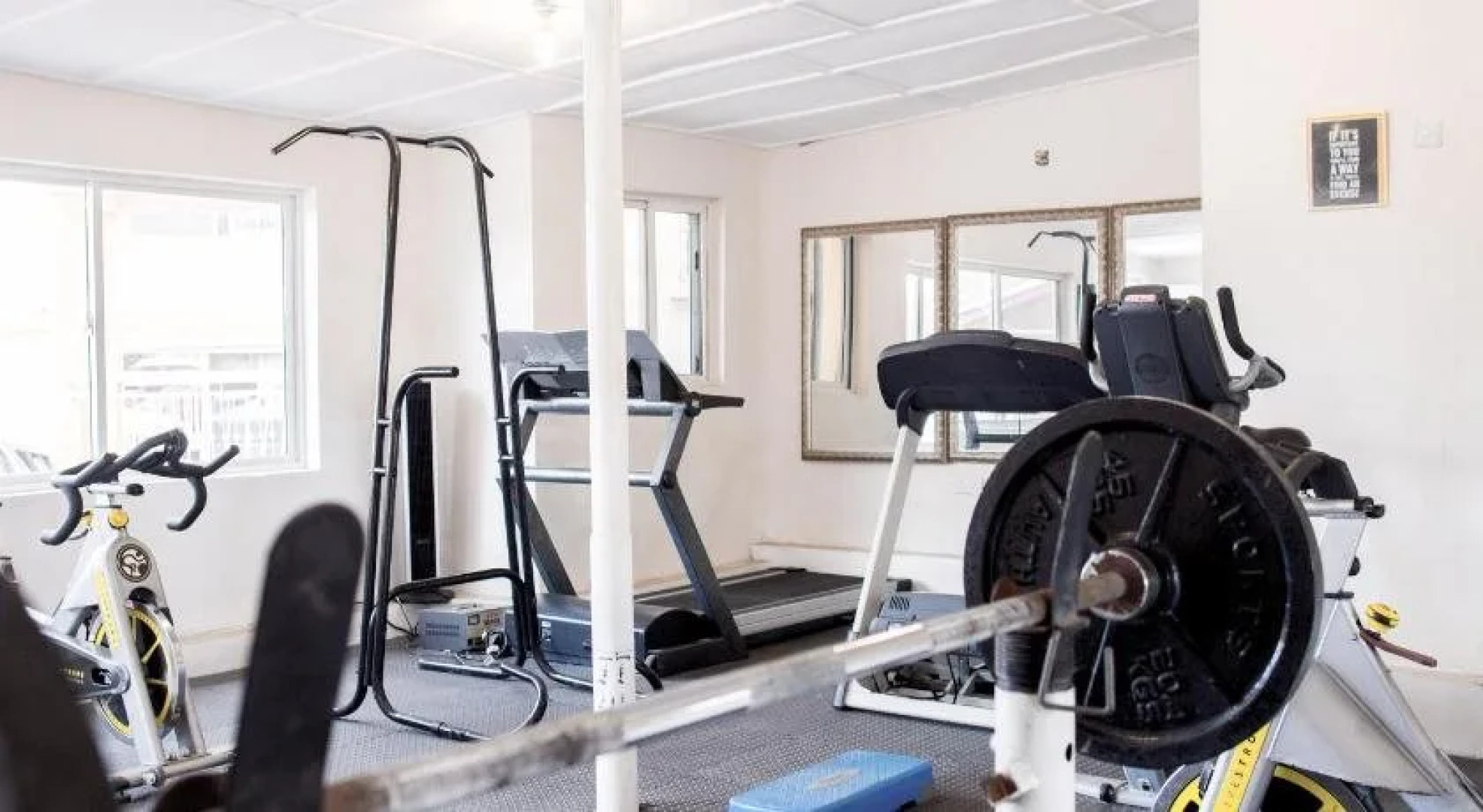 Jam Lodge Hotel & Suites