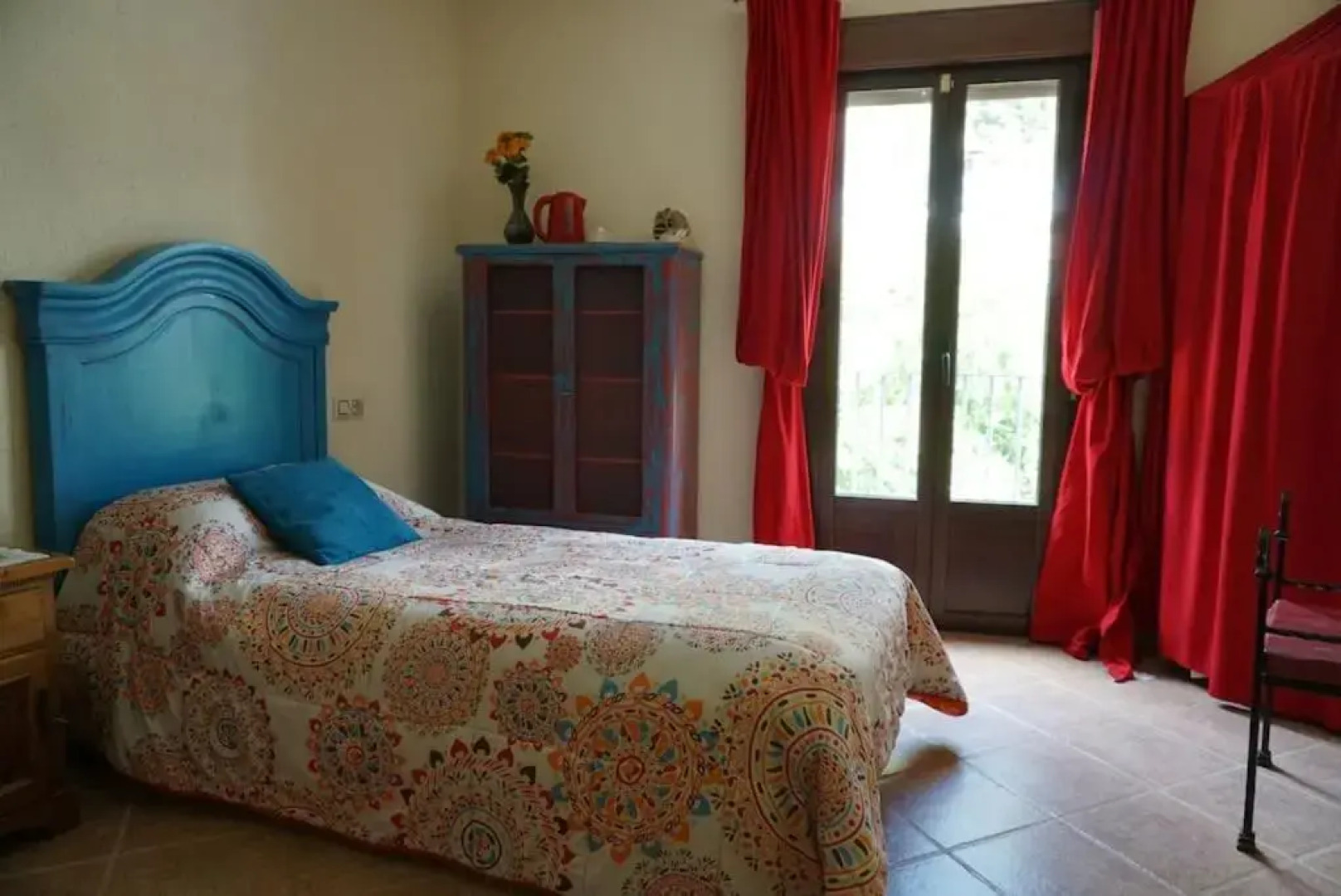 Eagles Nest - Massive townhouse with Pool with outstanding views