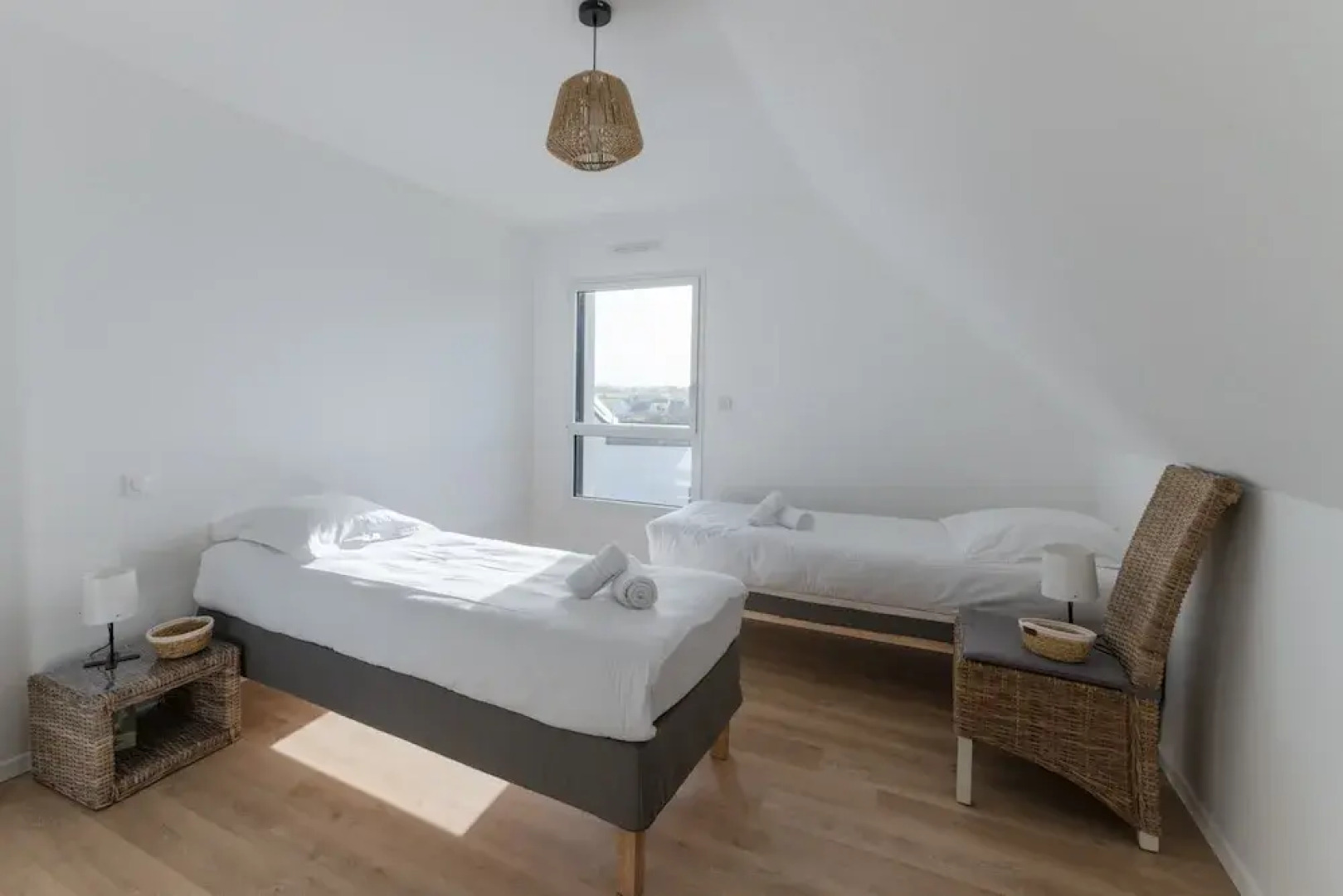 Pretty new House With Small sea View