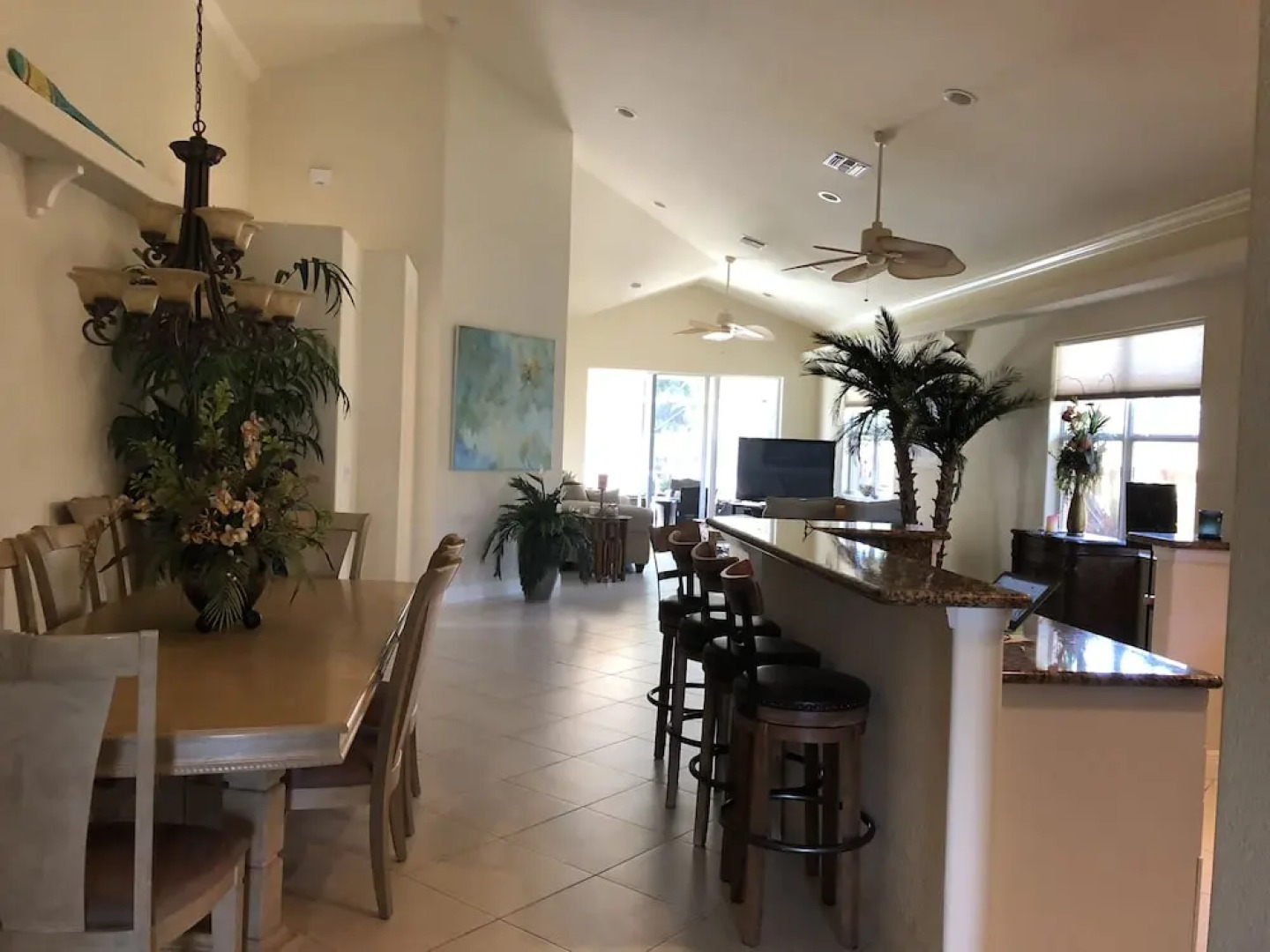 Naples vacation Rental, private pool, close to Vanderbilt Beach and De