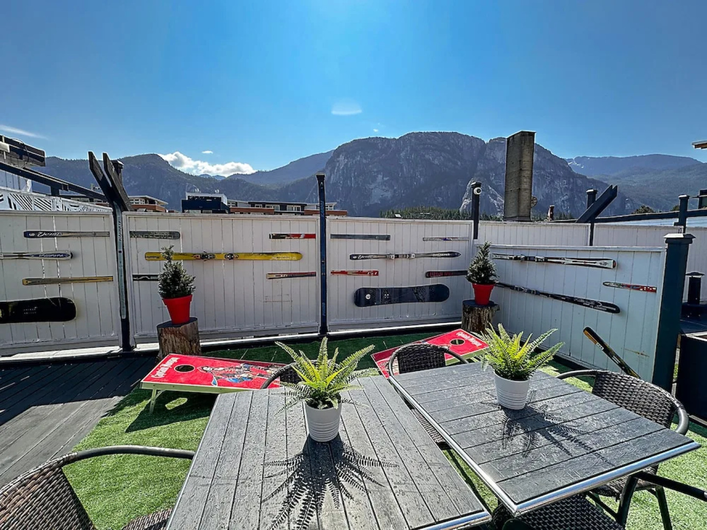 Crash Hotel Squamish