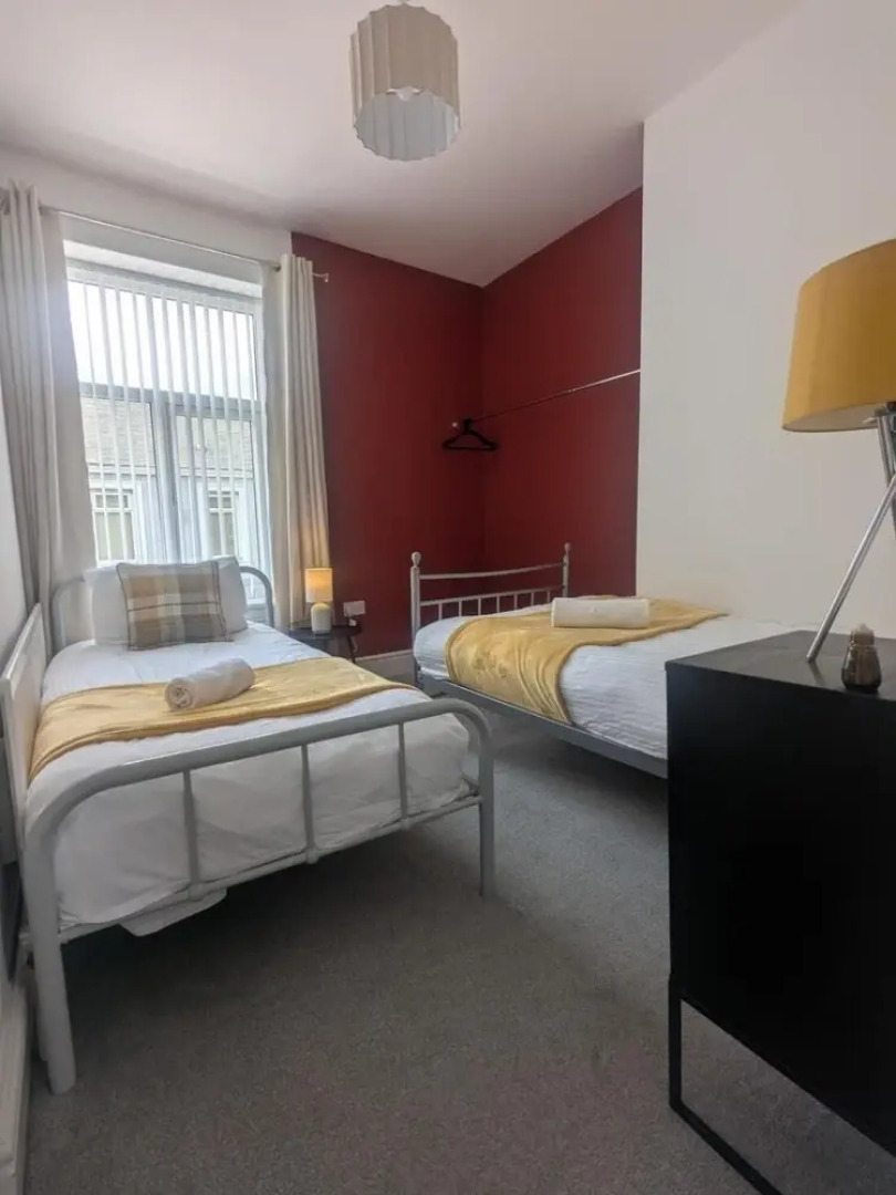 Charming Newcastle Home With Garden, Perfect for Families & Contractors