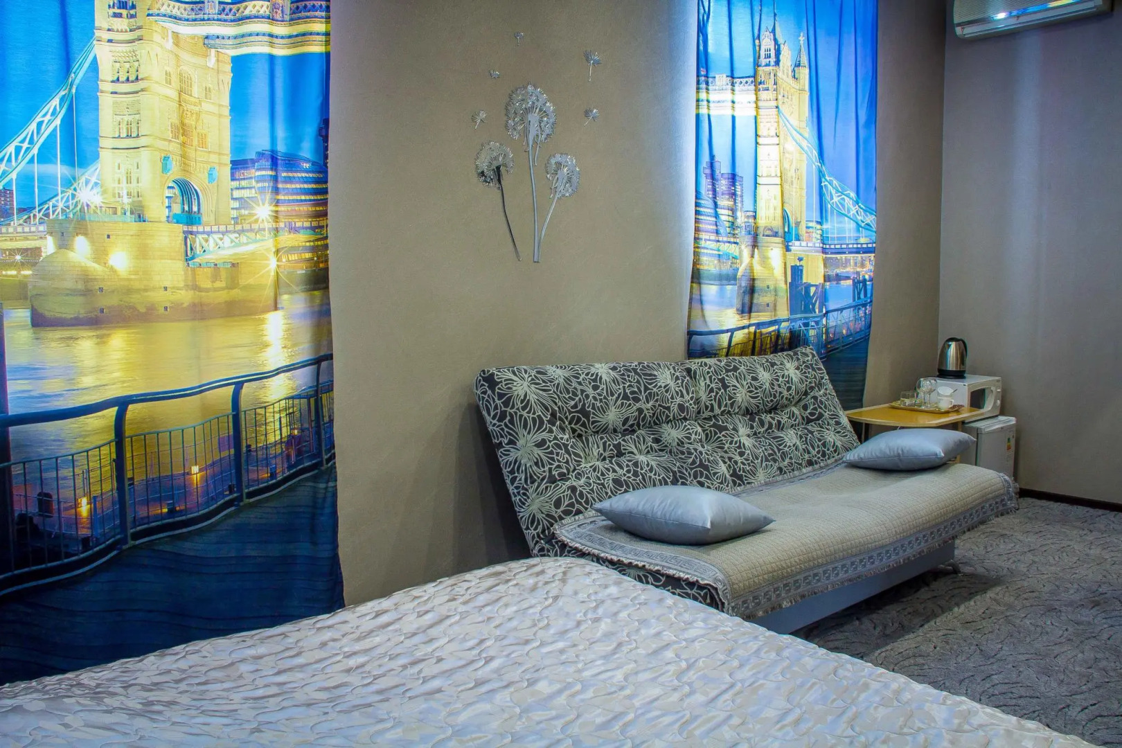 Лондон Хаус