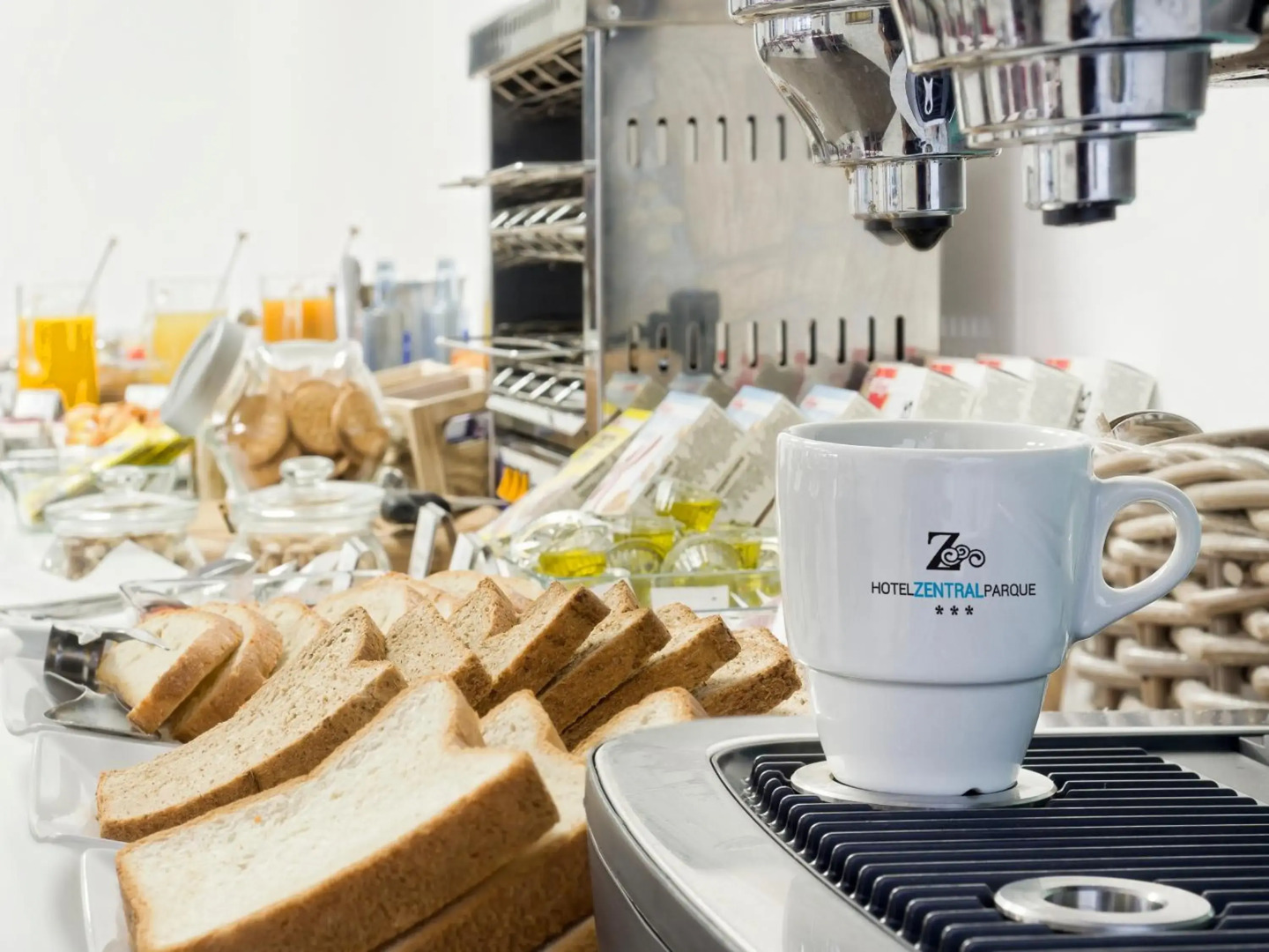 Отель Zentral Parque