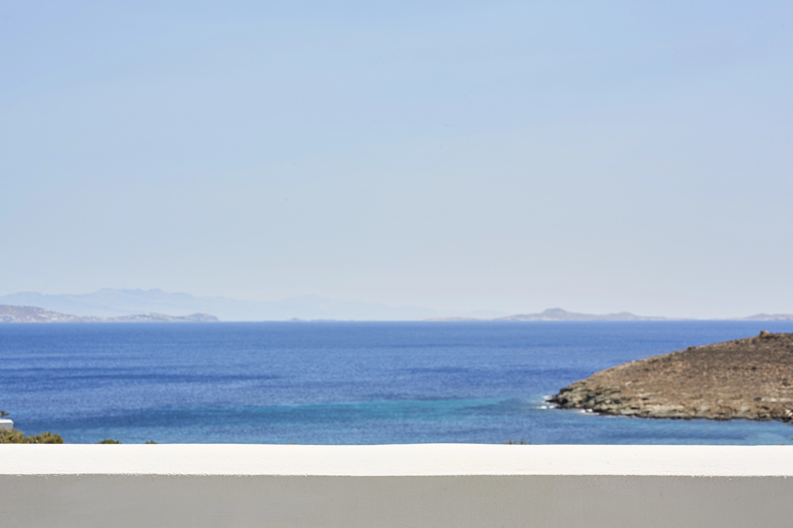 Mr & Mrs White Tinos