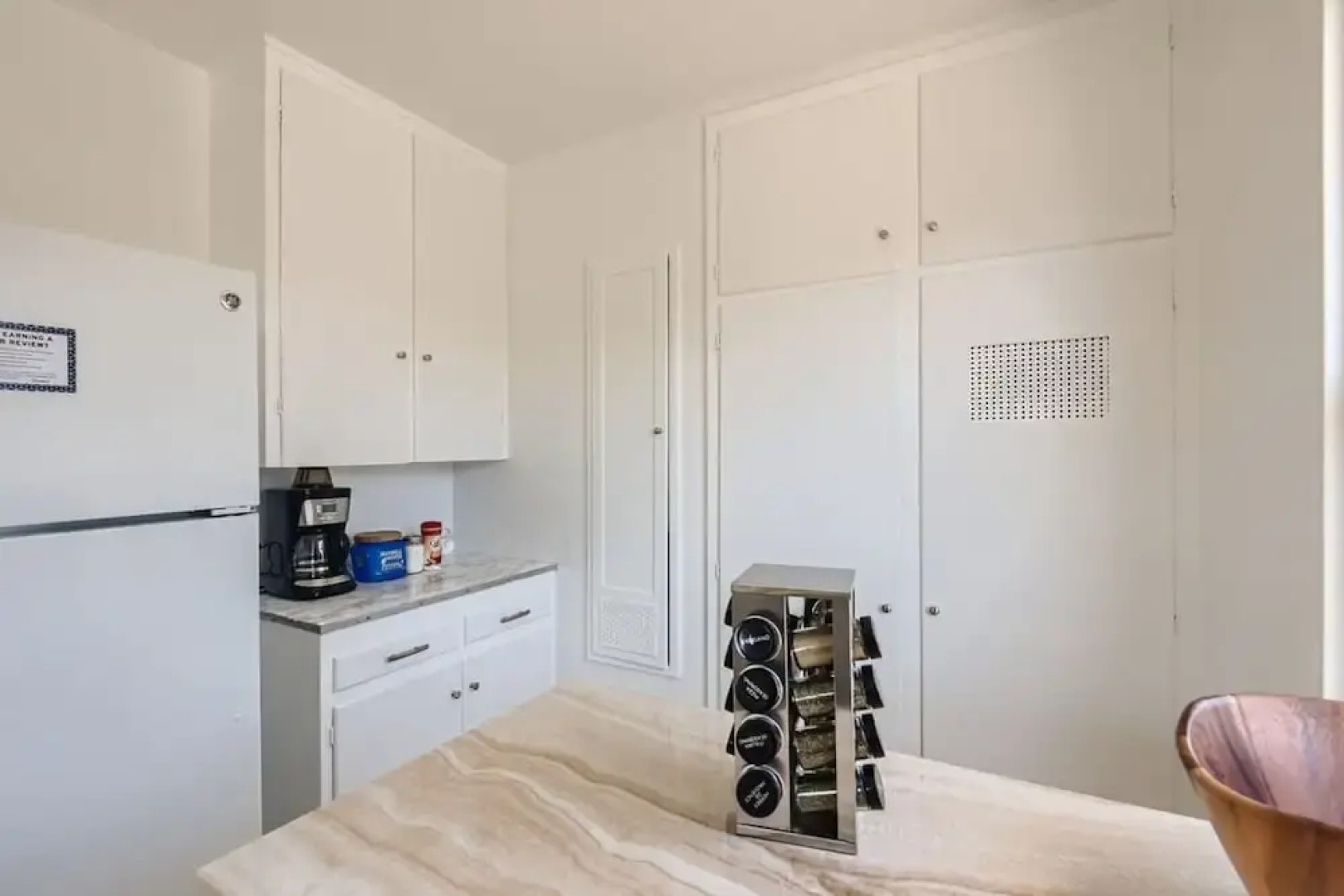 Walk to Beach - King Apt In 1 Area - AB