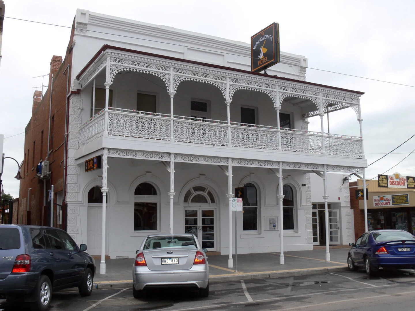 Yarrawonga Hotel