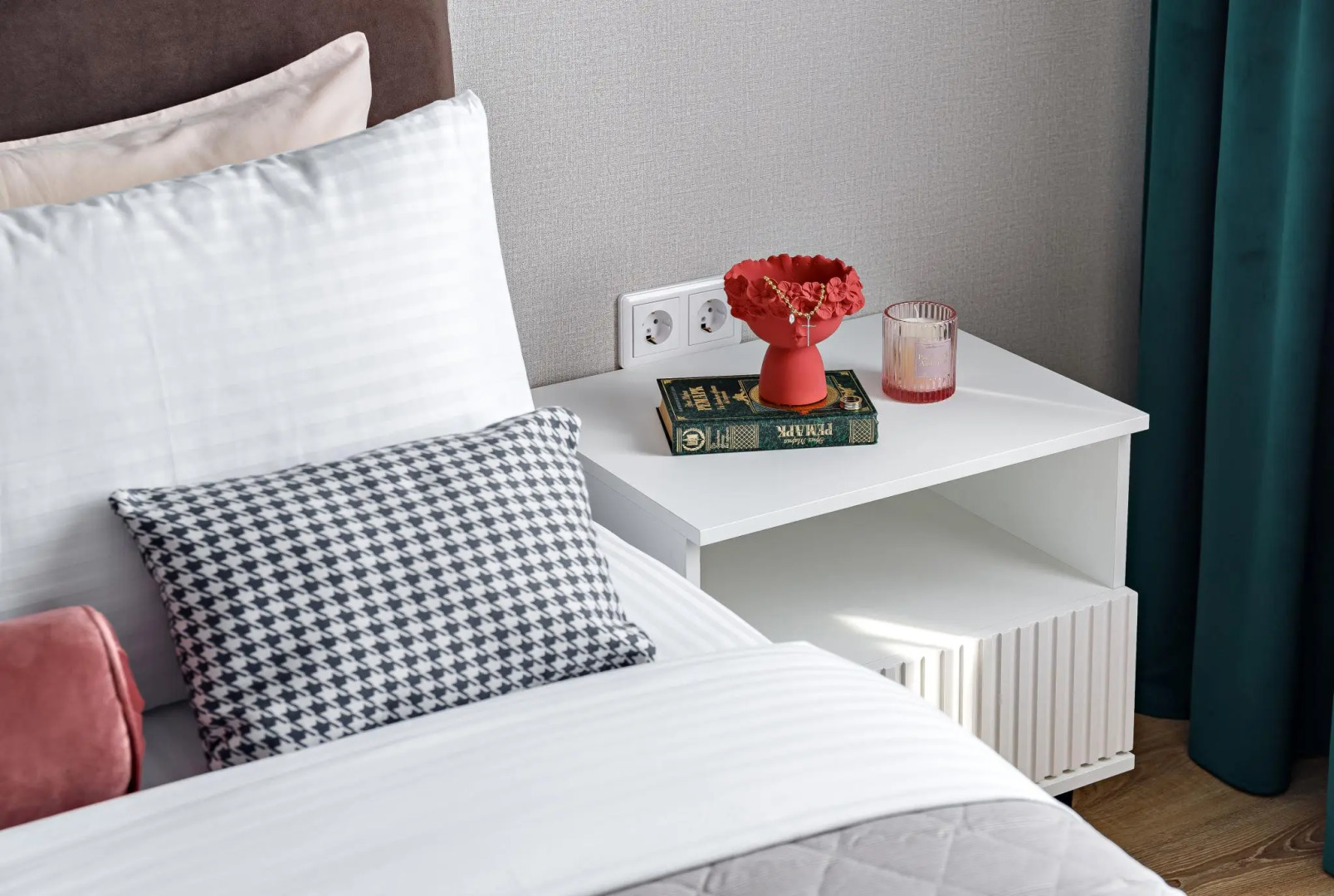 Сутки как дома на улице Героя Пешкова 14/4